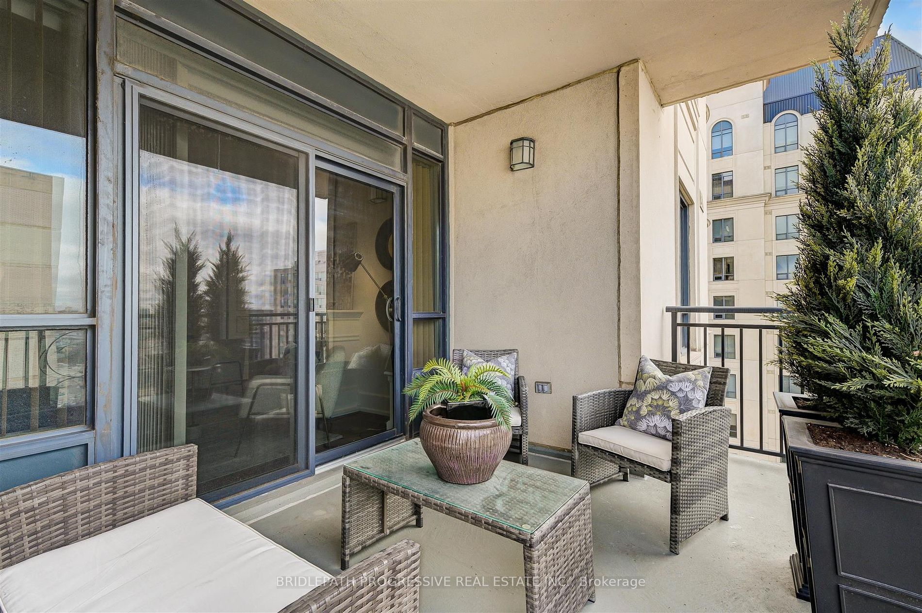 662 Sheppard Avenue E, #1605