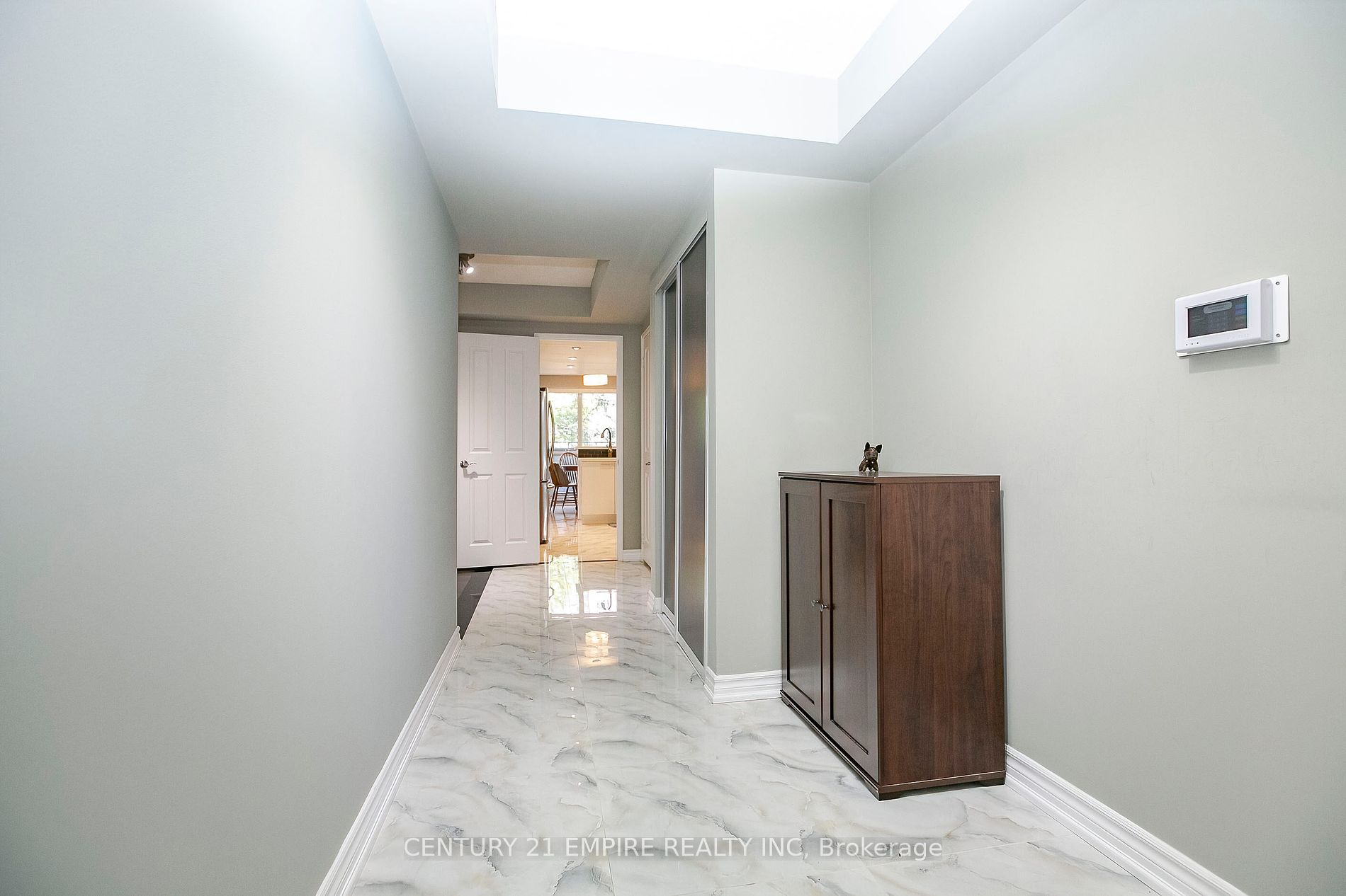 18 Hollywood Ave, #207