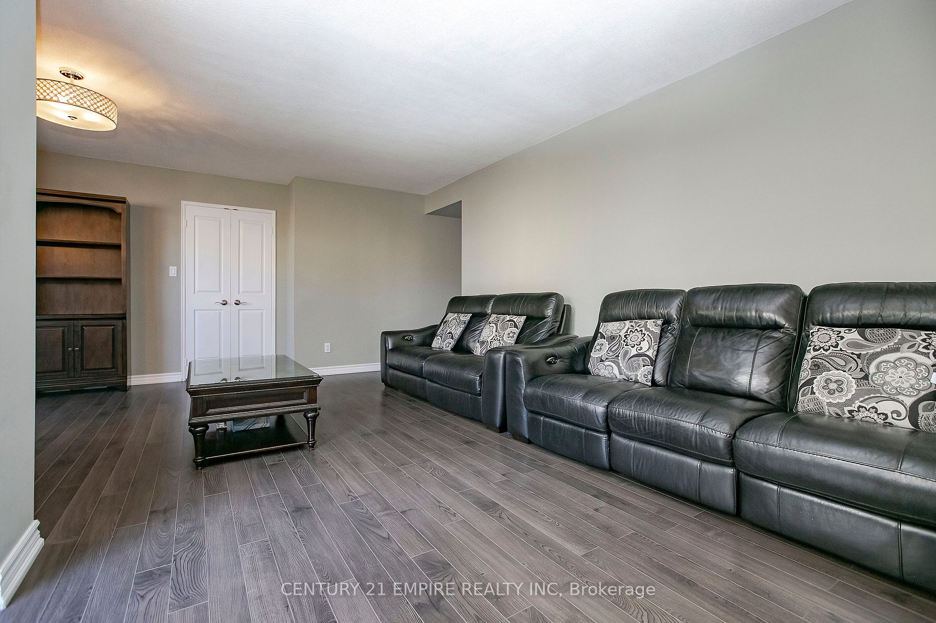 18 Hollywood Ave, #207