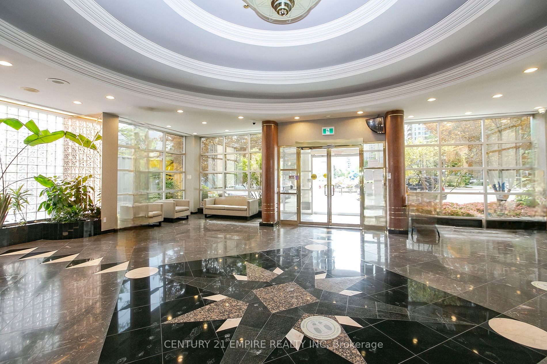 18 Hollywood Ave, #207