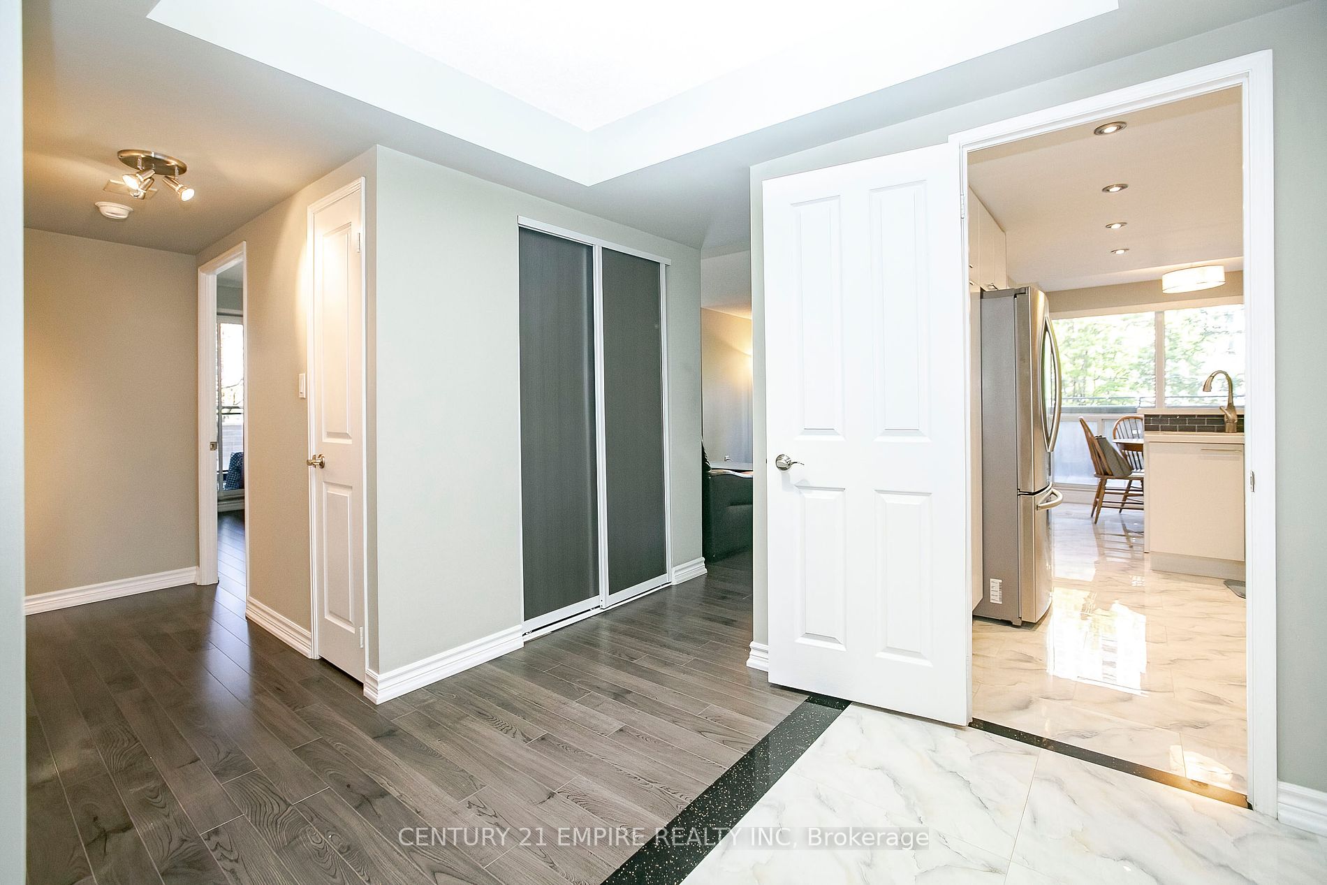 18 Hollywood Ave, #207