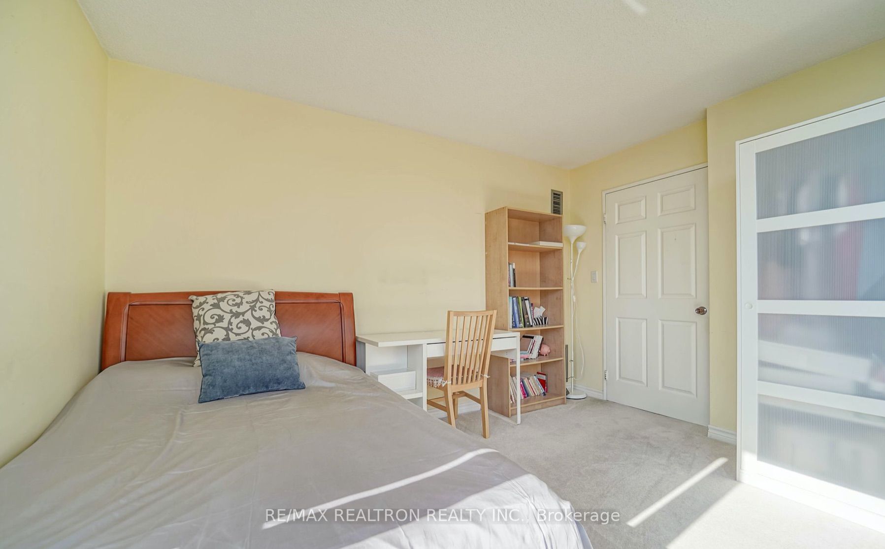 30 Greenfield Ave, #1211