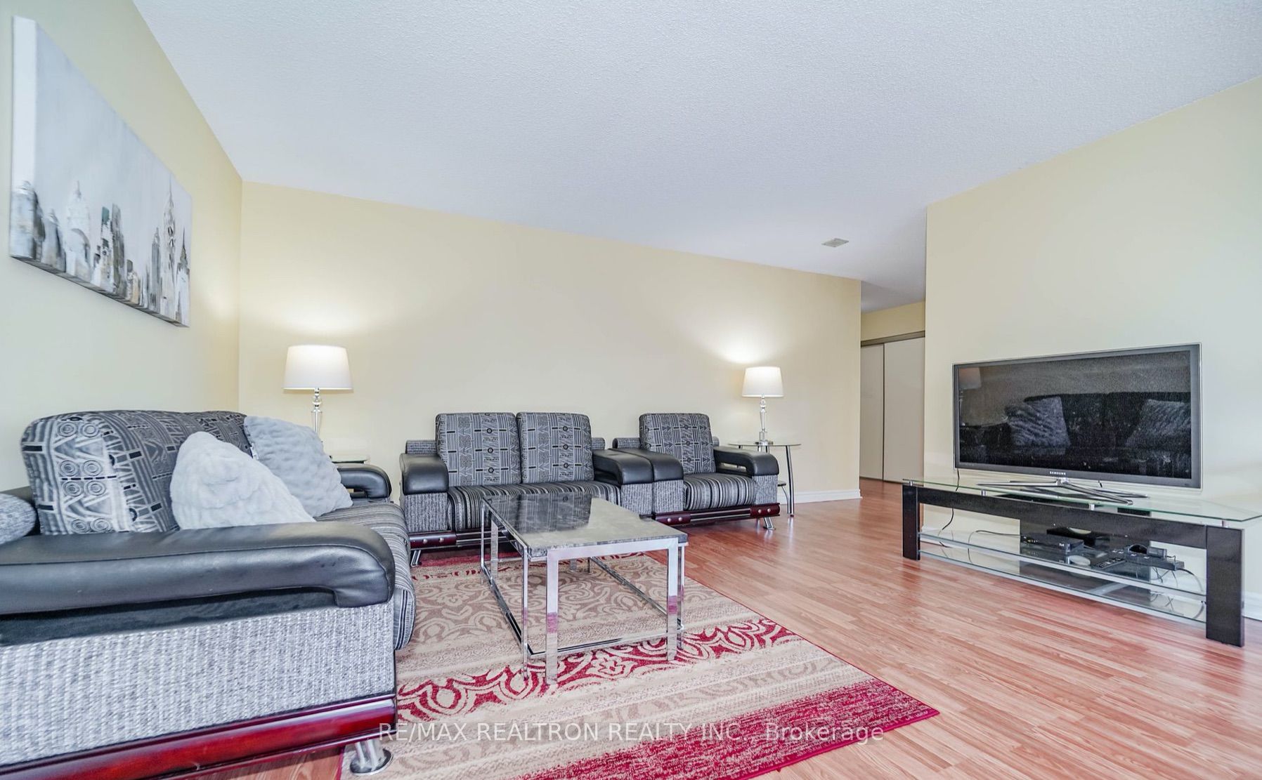 30 Greenfield Ave, #1211