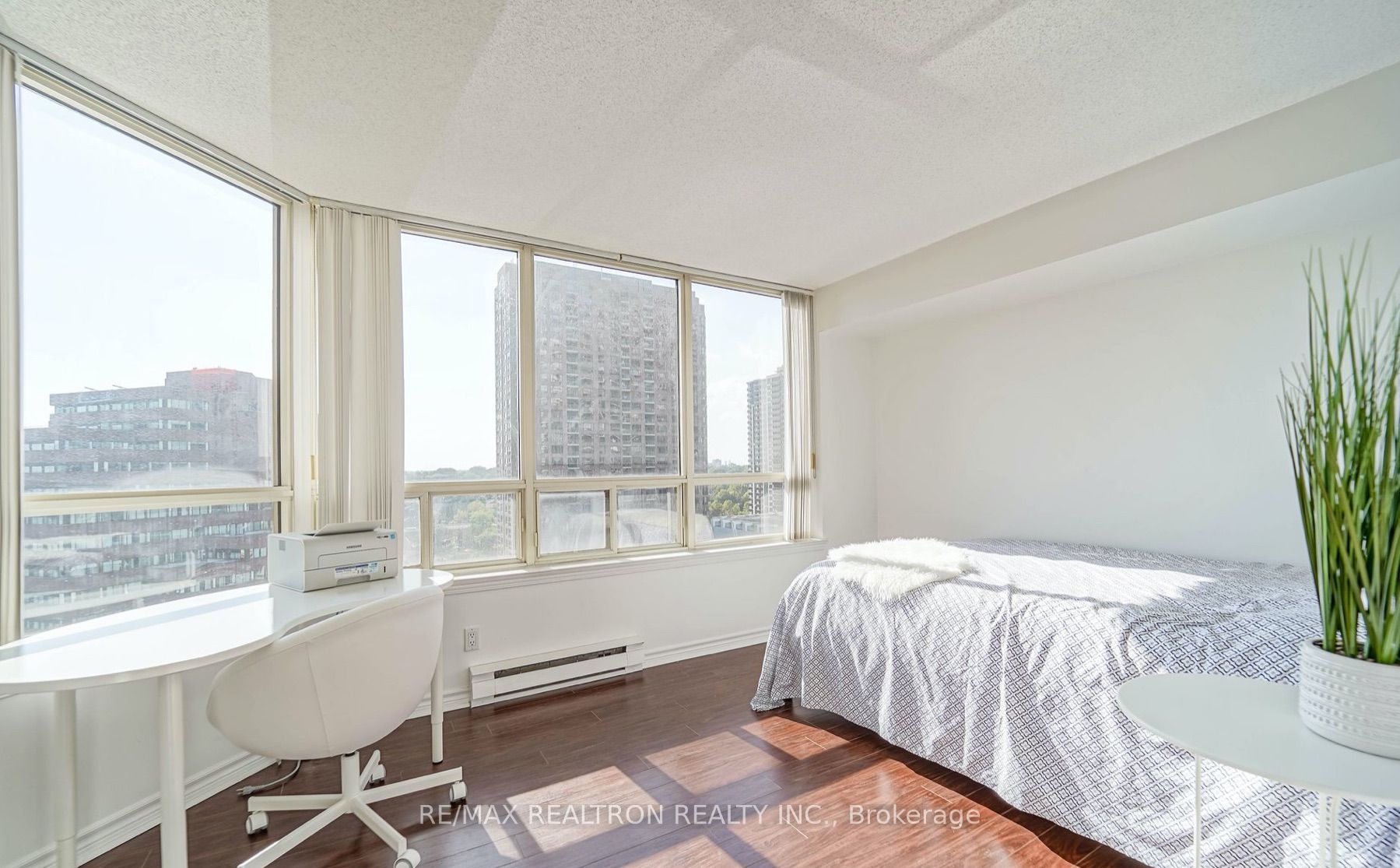 30 Greenfield Ave, #1211