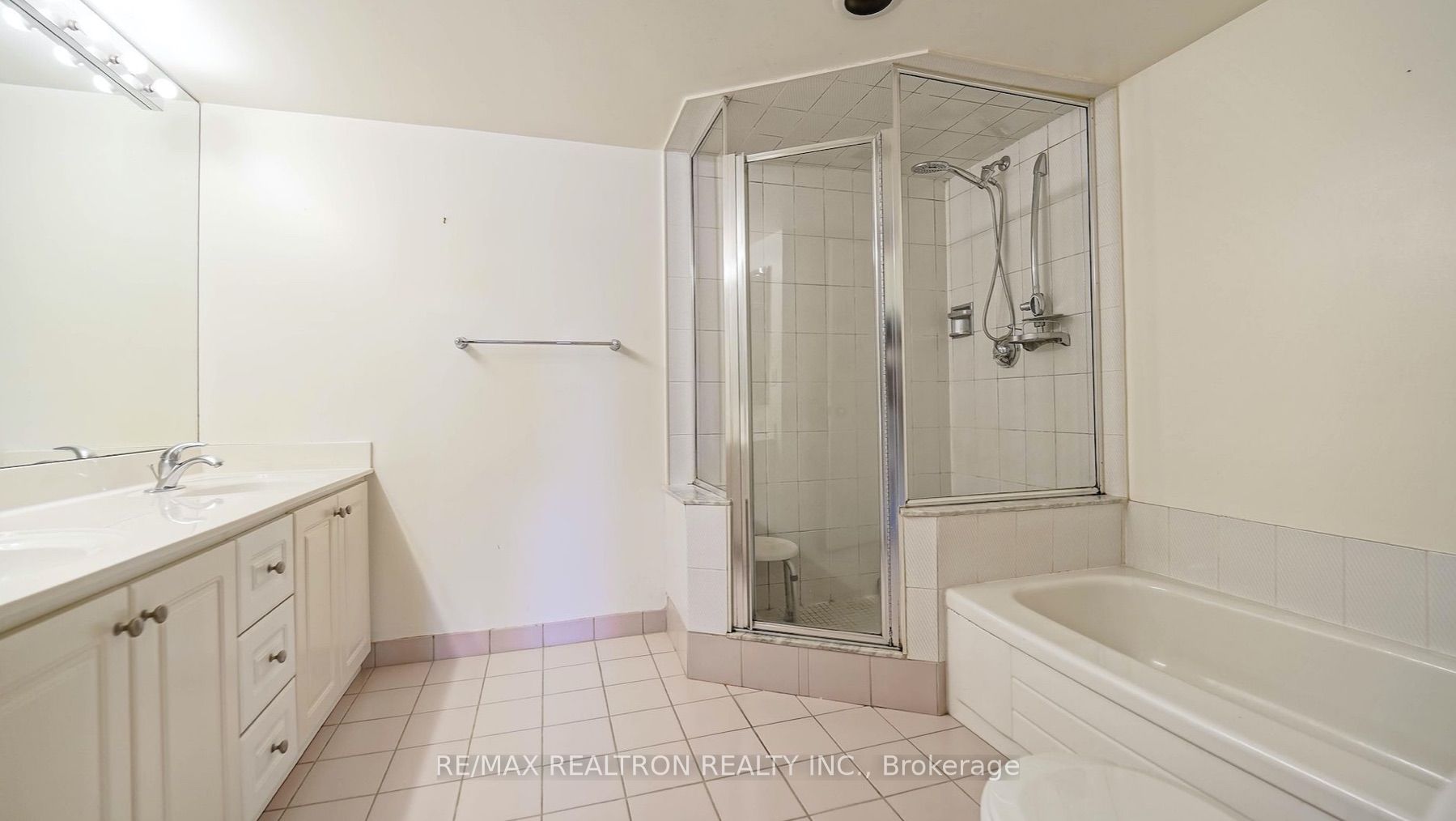 30 Greenfield Ave, #1211
