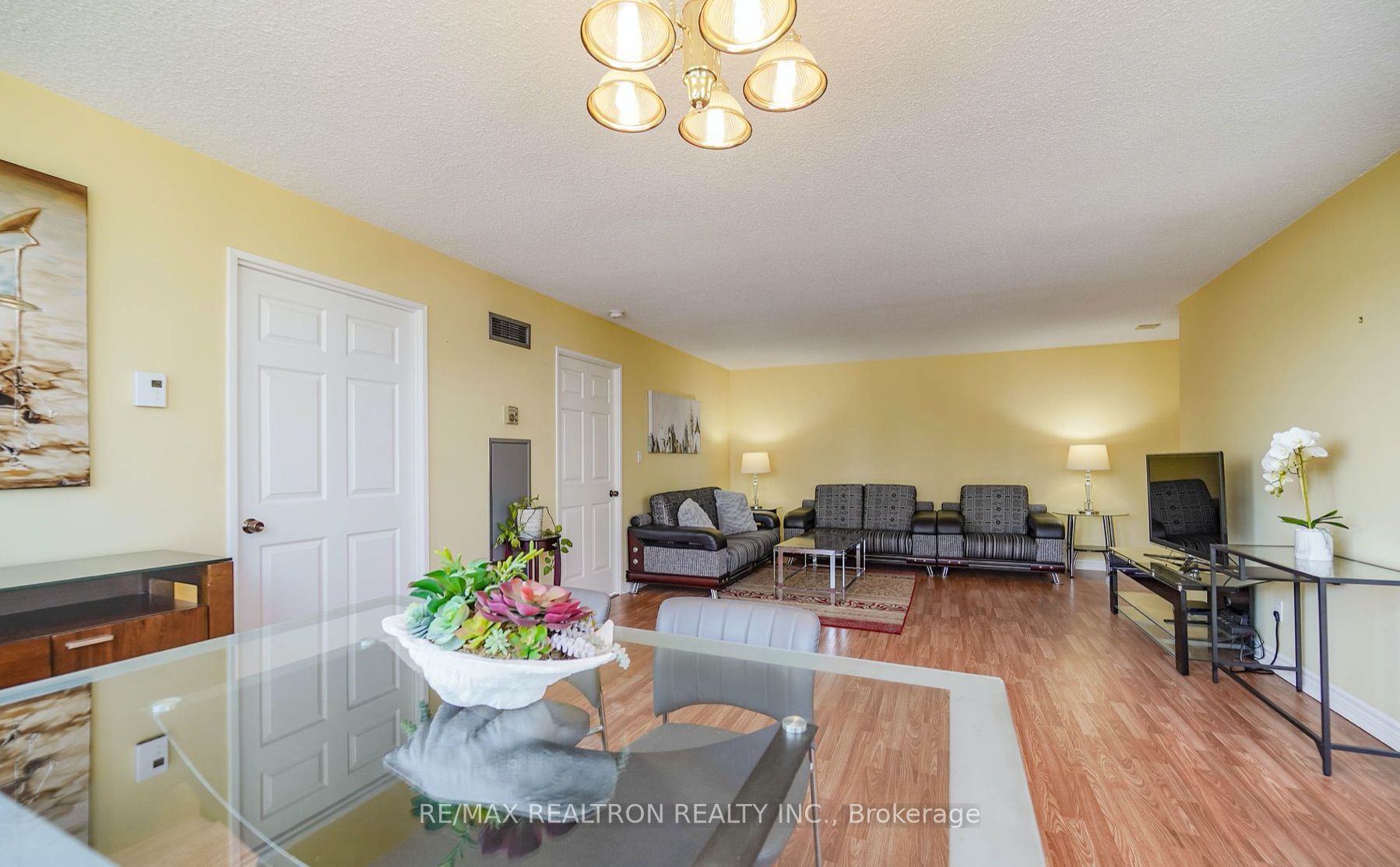 30 Greenfield Ave, #1211
