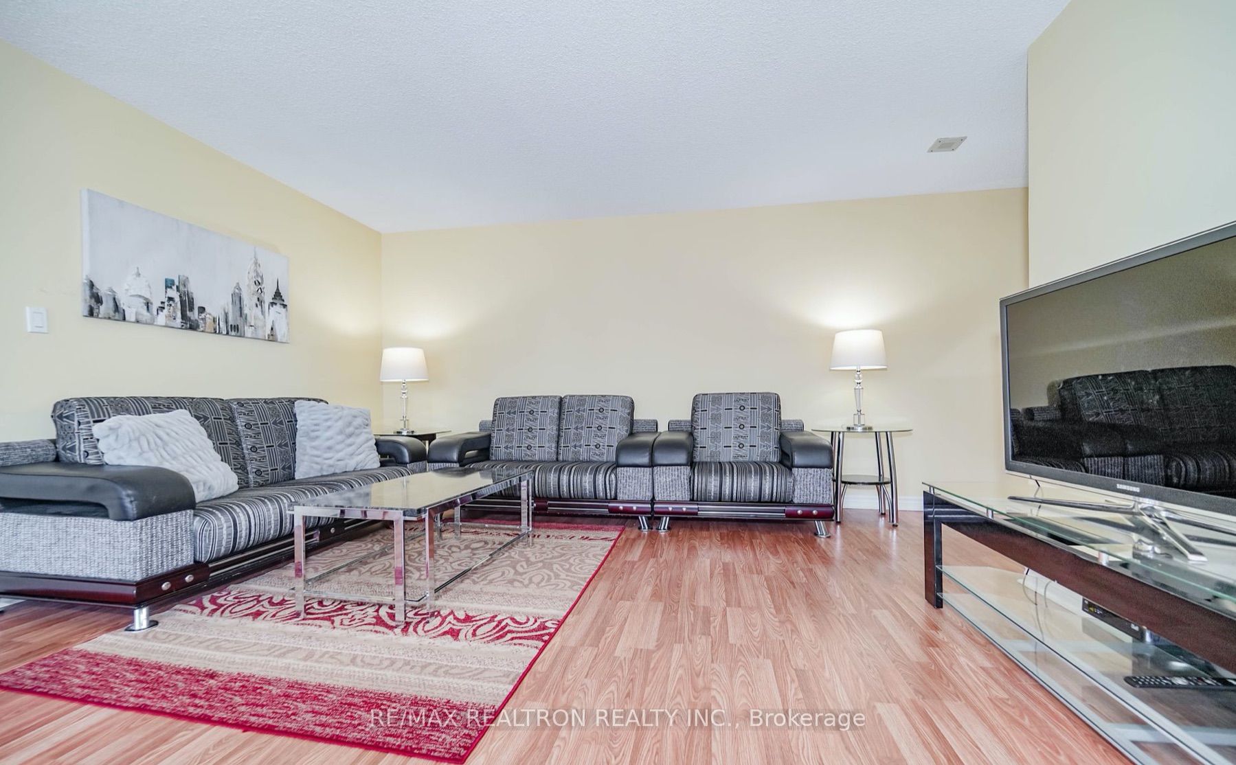 30 Greenfield Ave, #1211