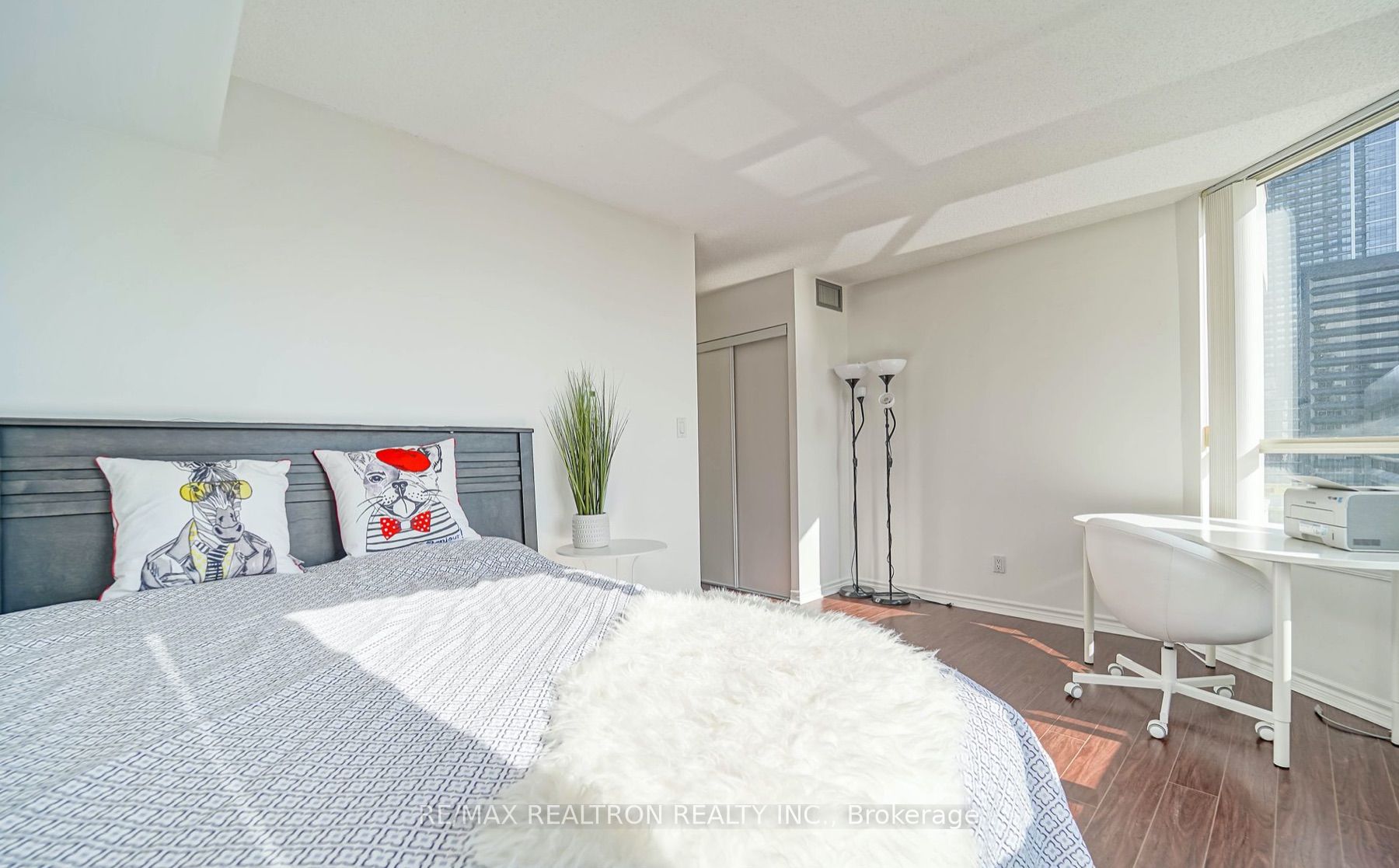 30 Greenfield Ave, #1211