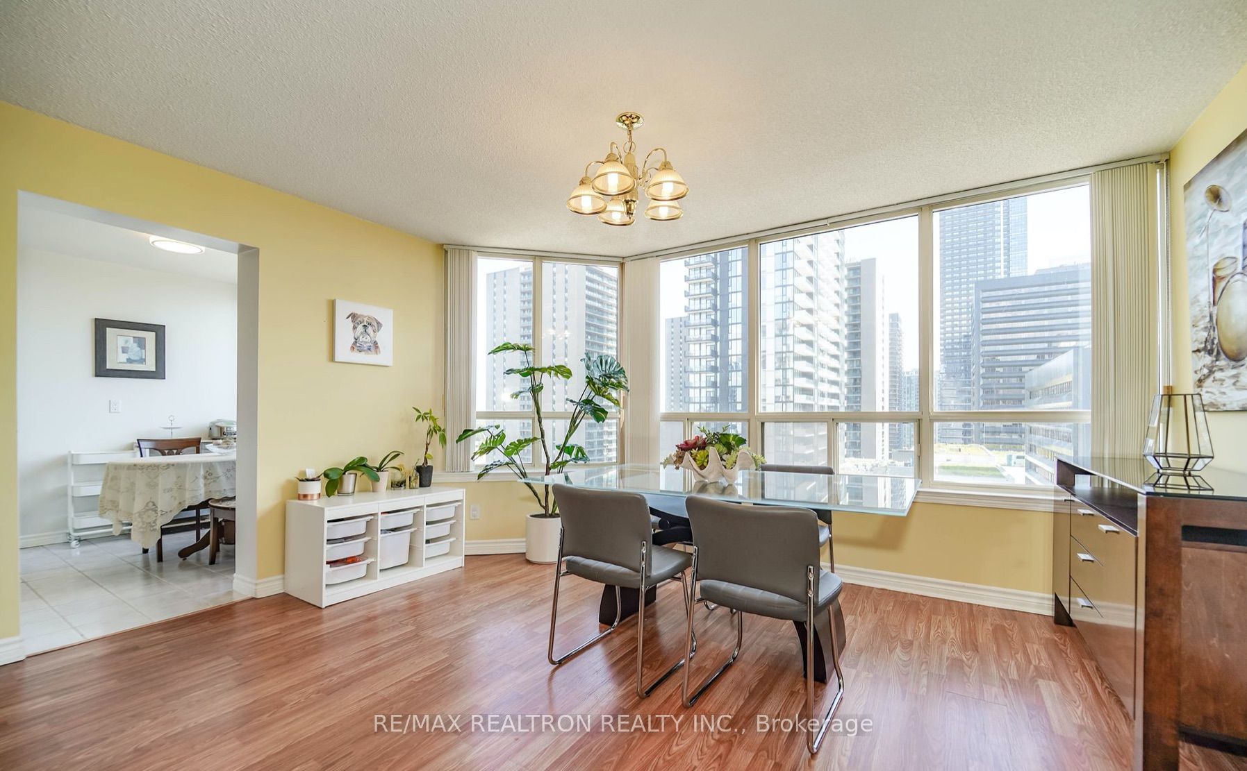 30 Greenfield Ave, #1211