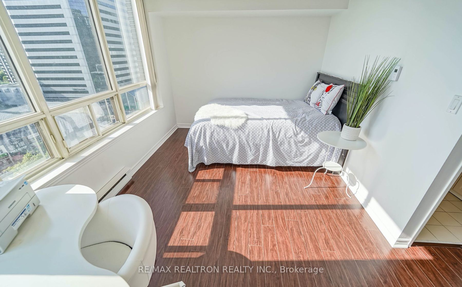 30 Greenfield Ave, #1211