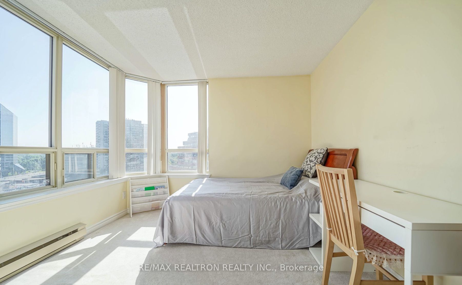 30 Greenfield Ave, #1211