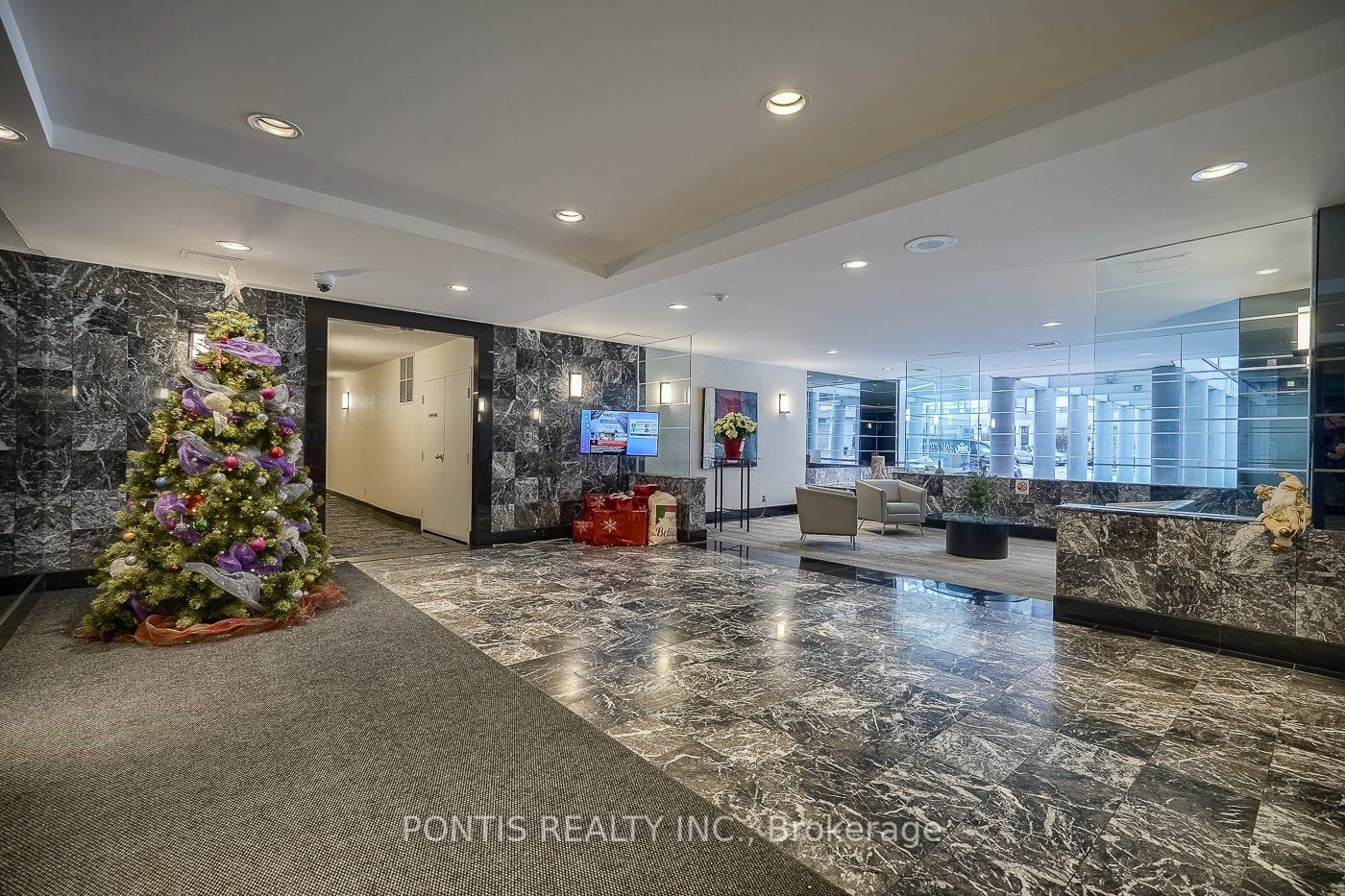 5785 Yonge Street, #209