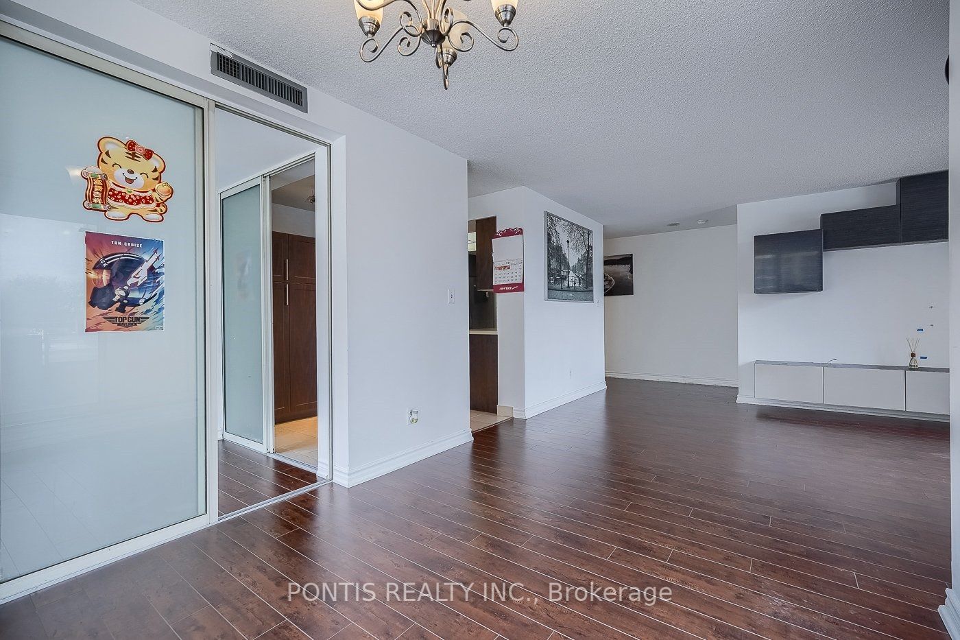 5785 Yonge Street, #209