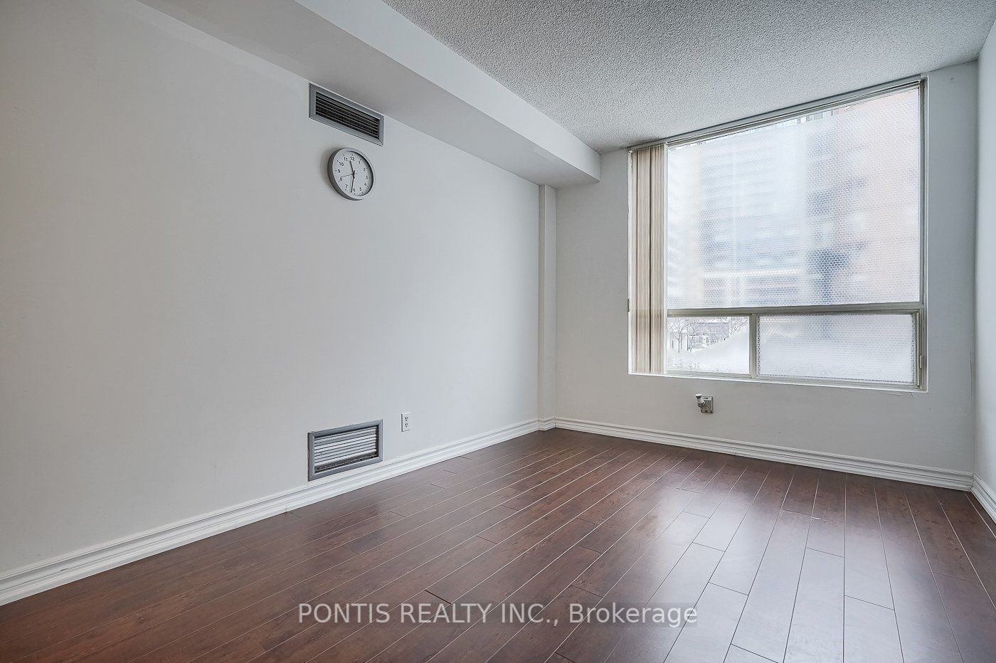 5785 Yonge Street, #209