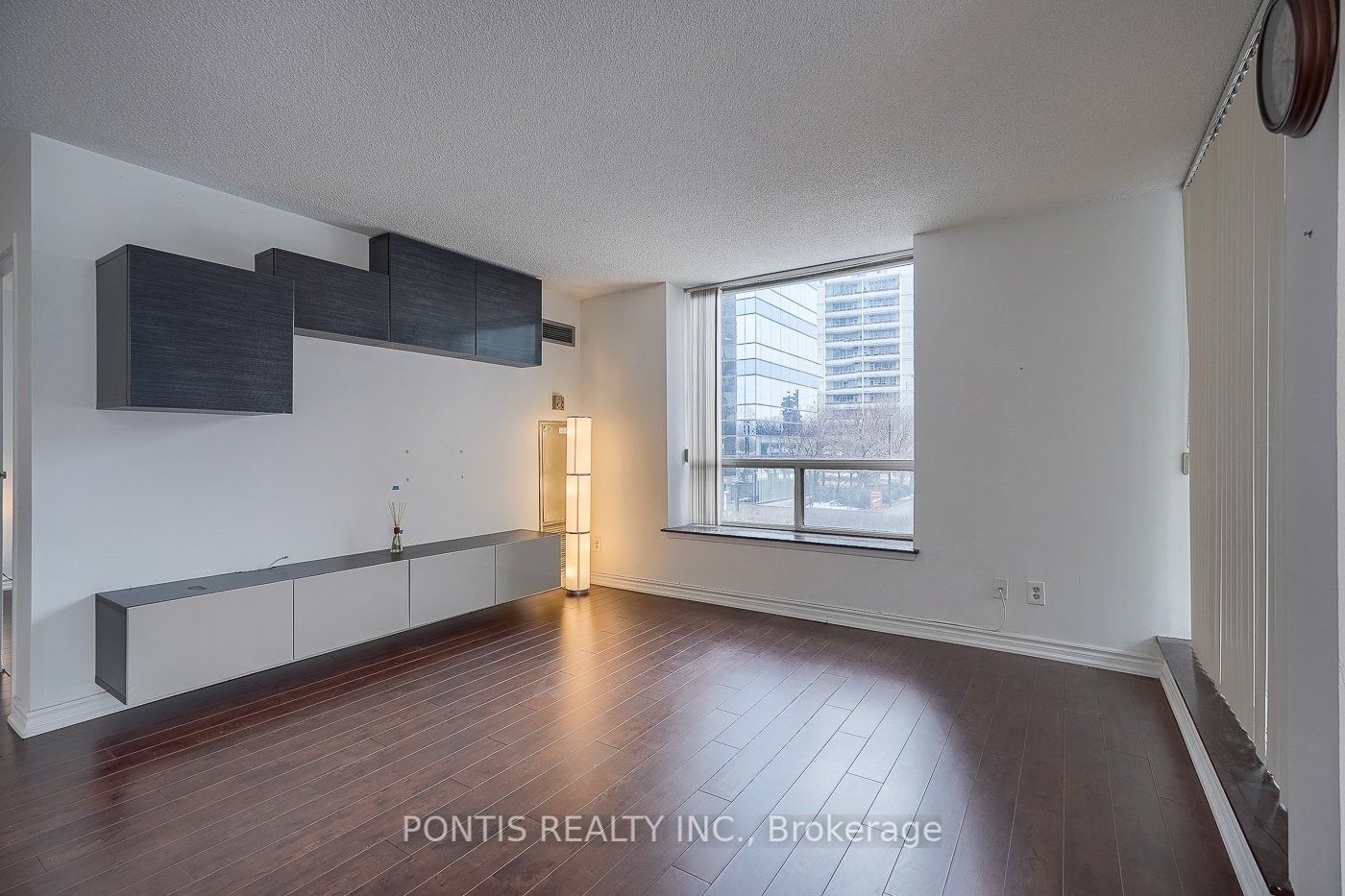 5785 Yonge Street, #209