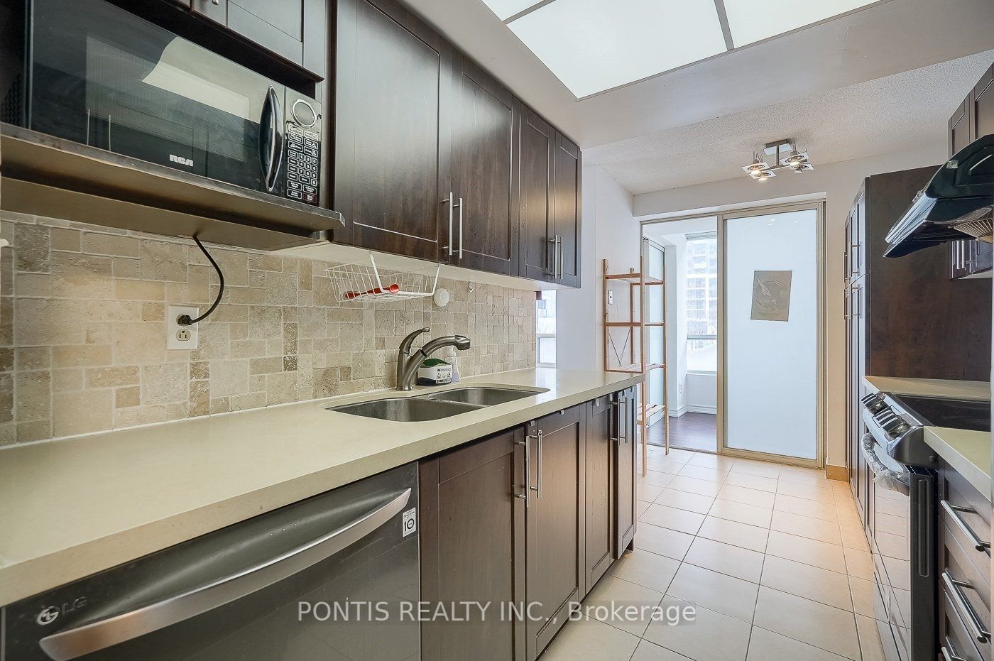 5785 Yonge Street, #209