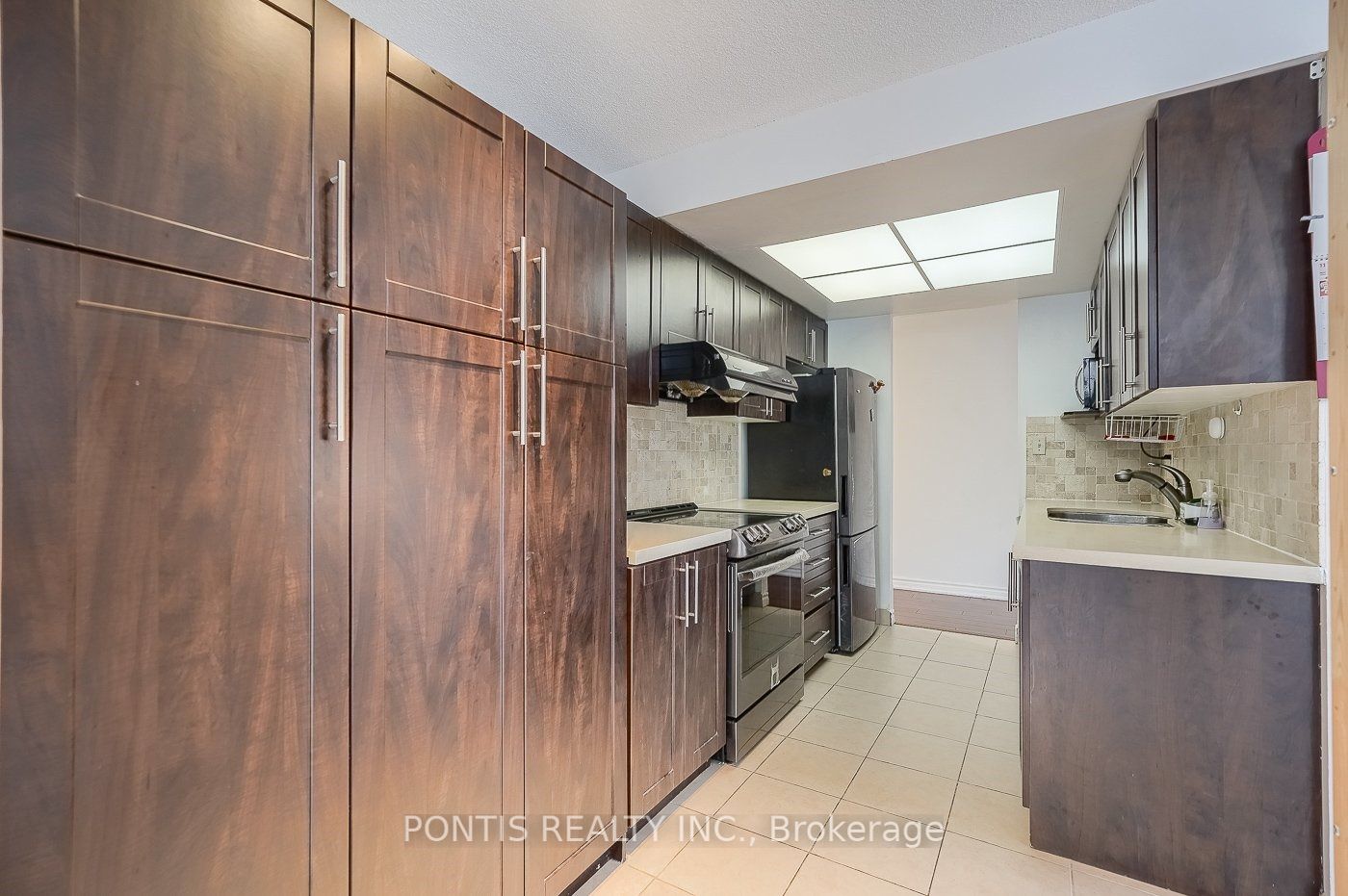 5785 Yonge Street, #209