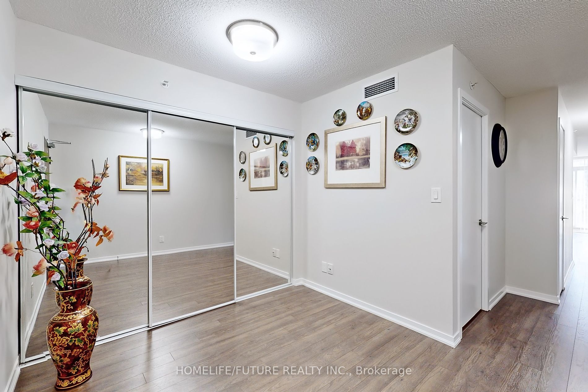 68 Abell St, #716