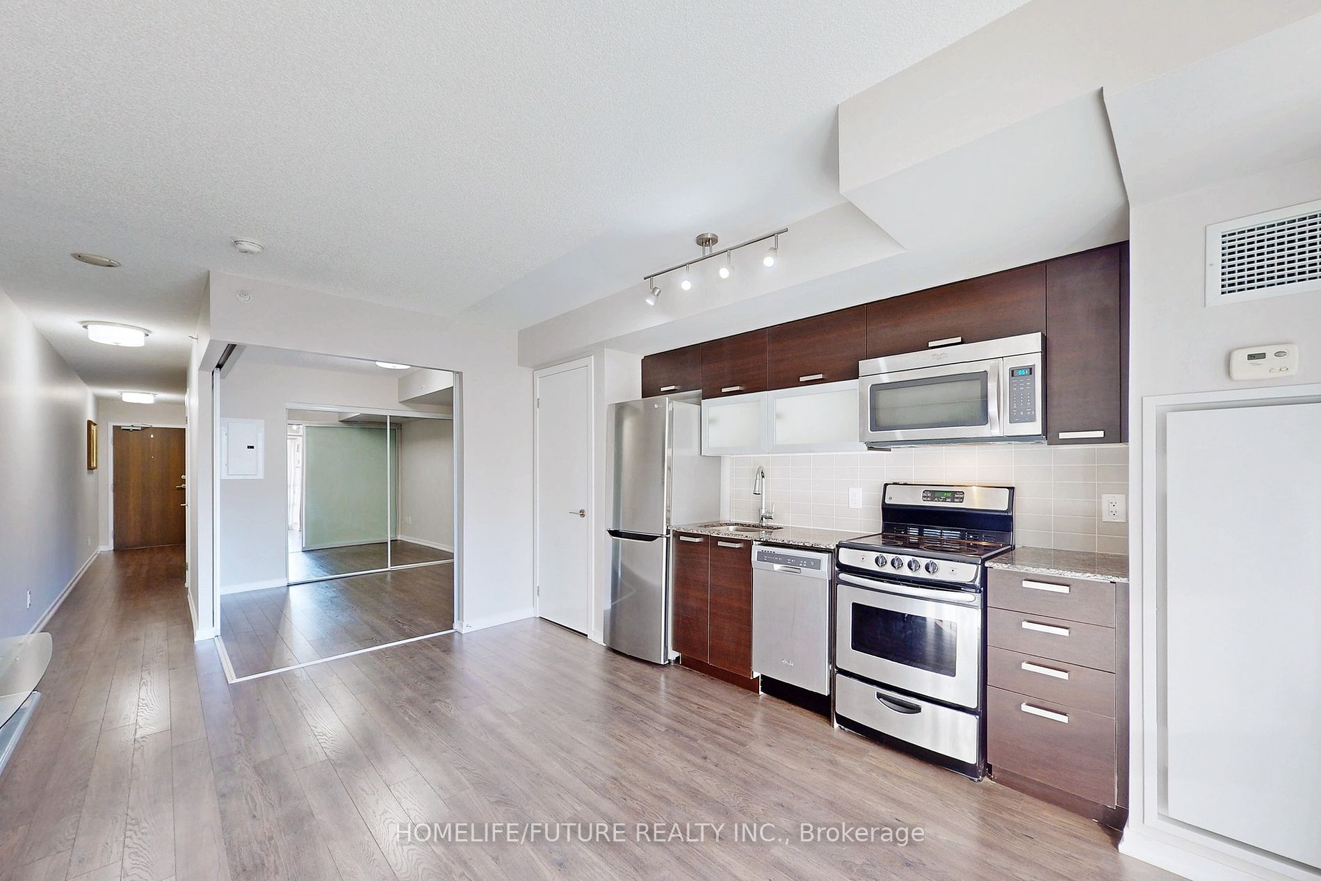 68 Abell St, #716