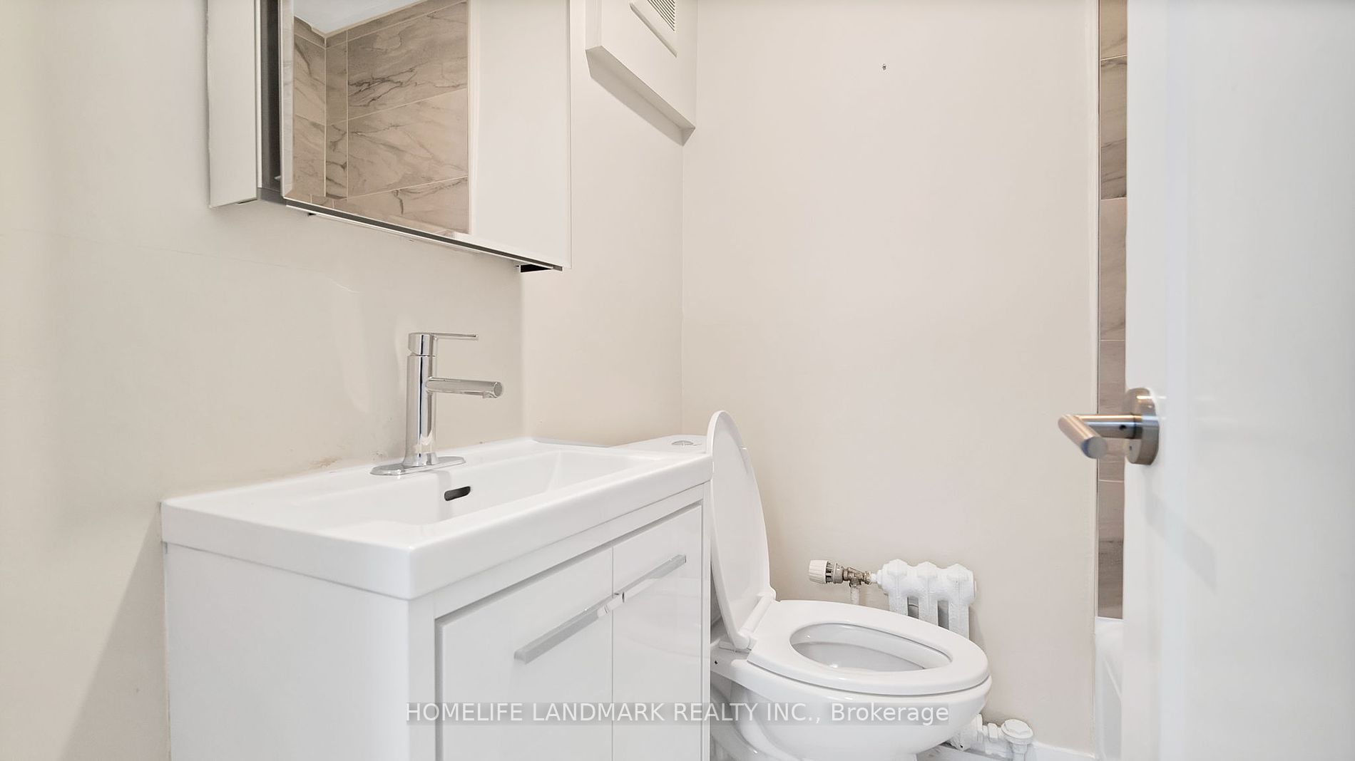697 Eglinton Avenue W, #105