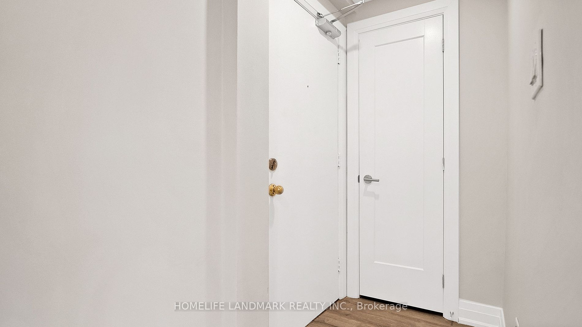 697 Eglinton Avenue W, #105