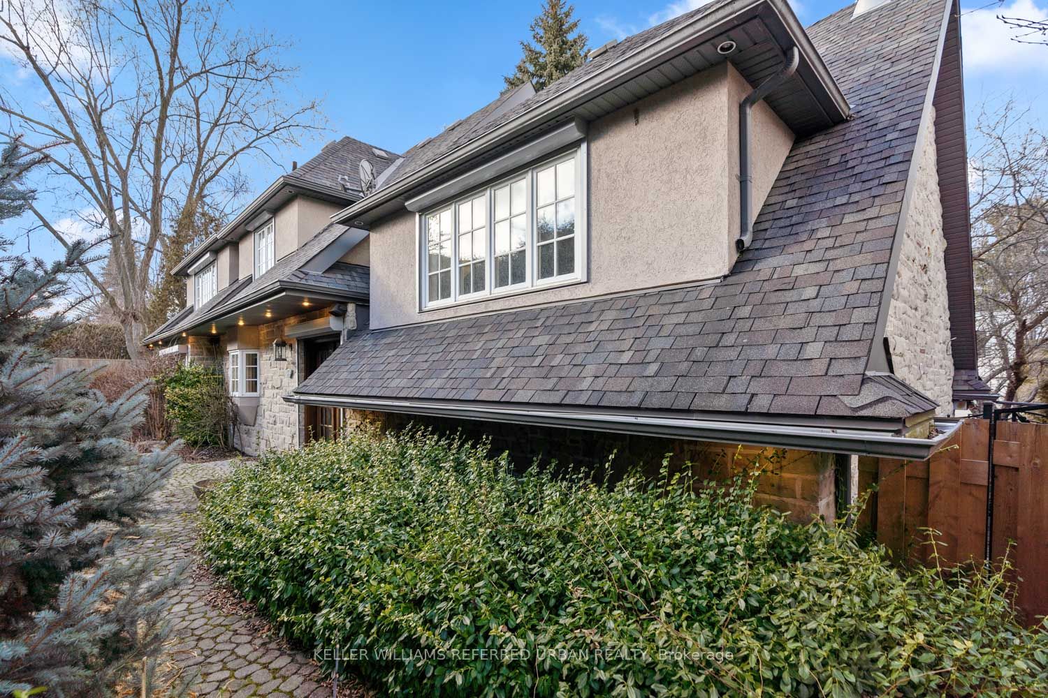 19 Forest Glen Cres