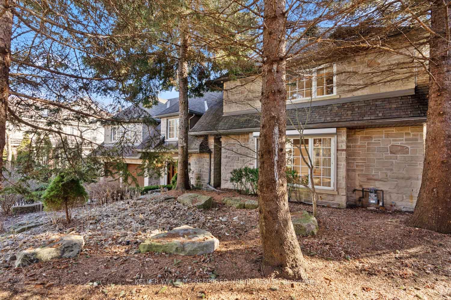 19 Forest Glen Cres