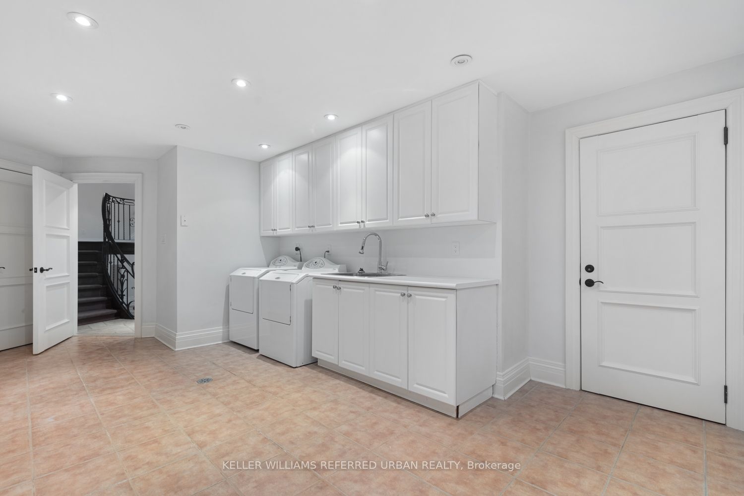19 Forest Glen Cres