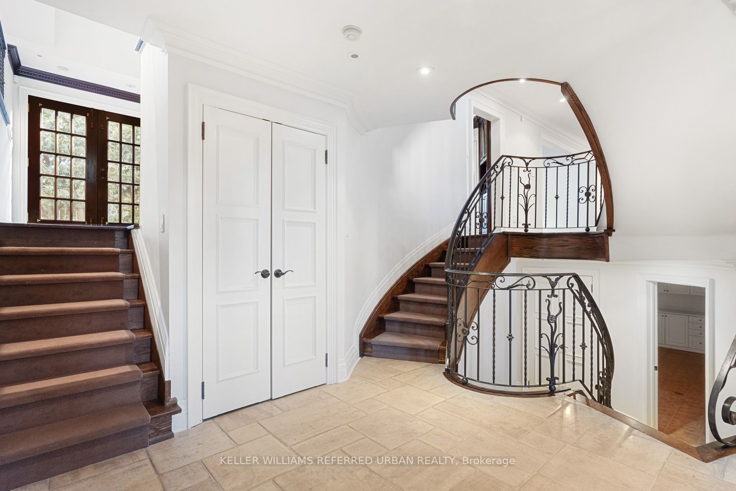 19 Forest Glen Cres