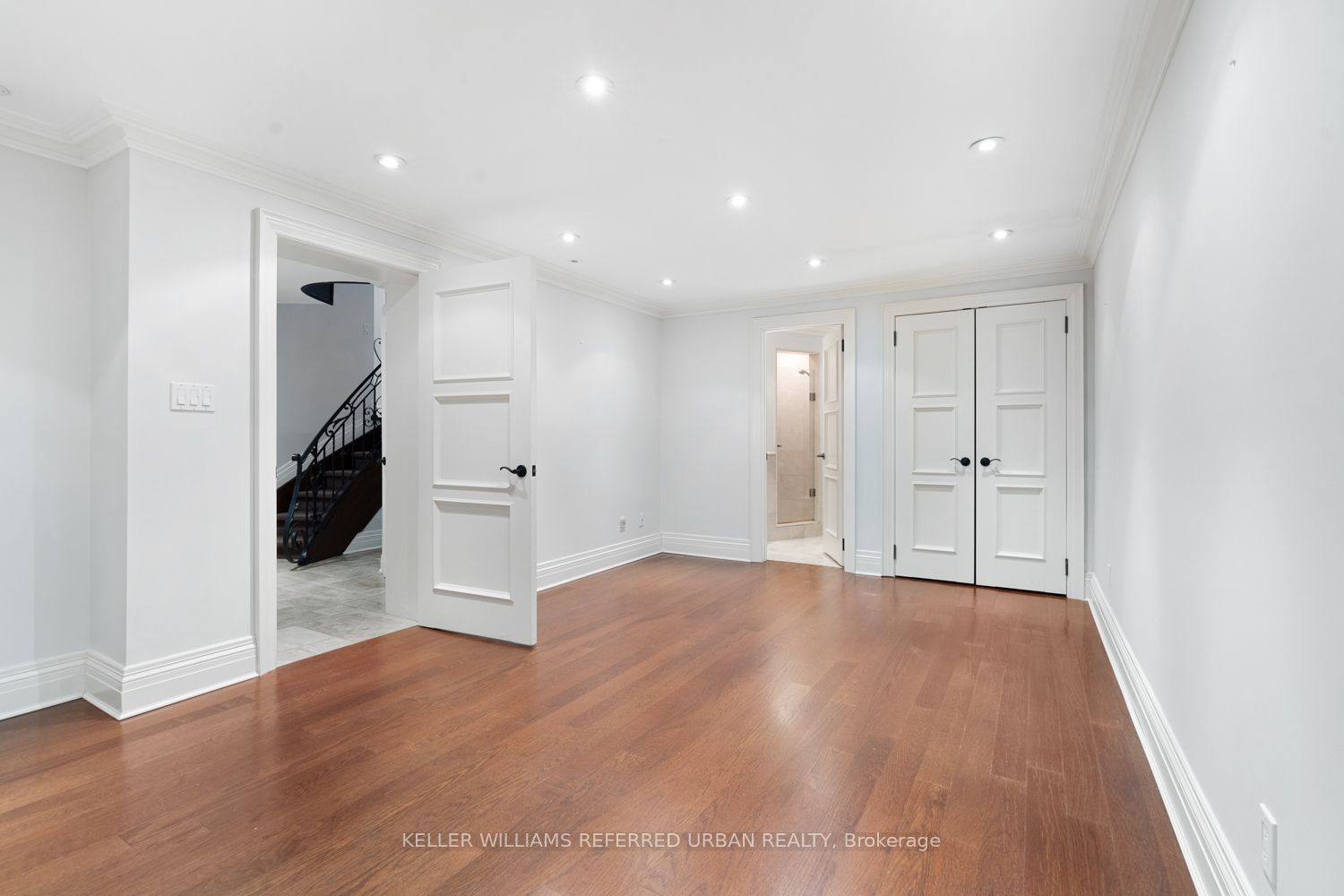 19 Forest Glen Cres