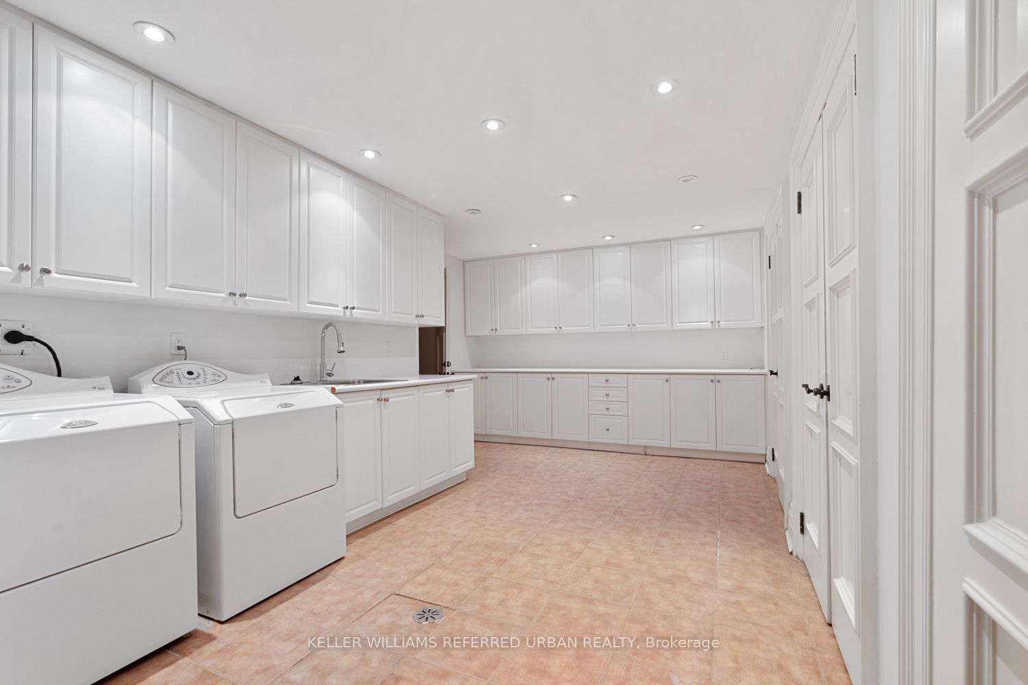 19 Forest Glen Cres