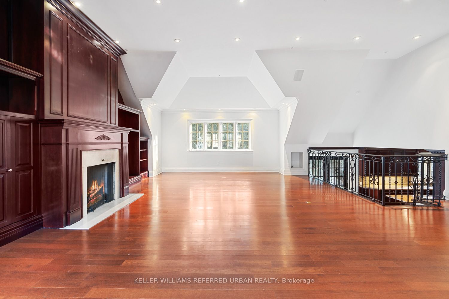 19 Forest Glen Cres