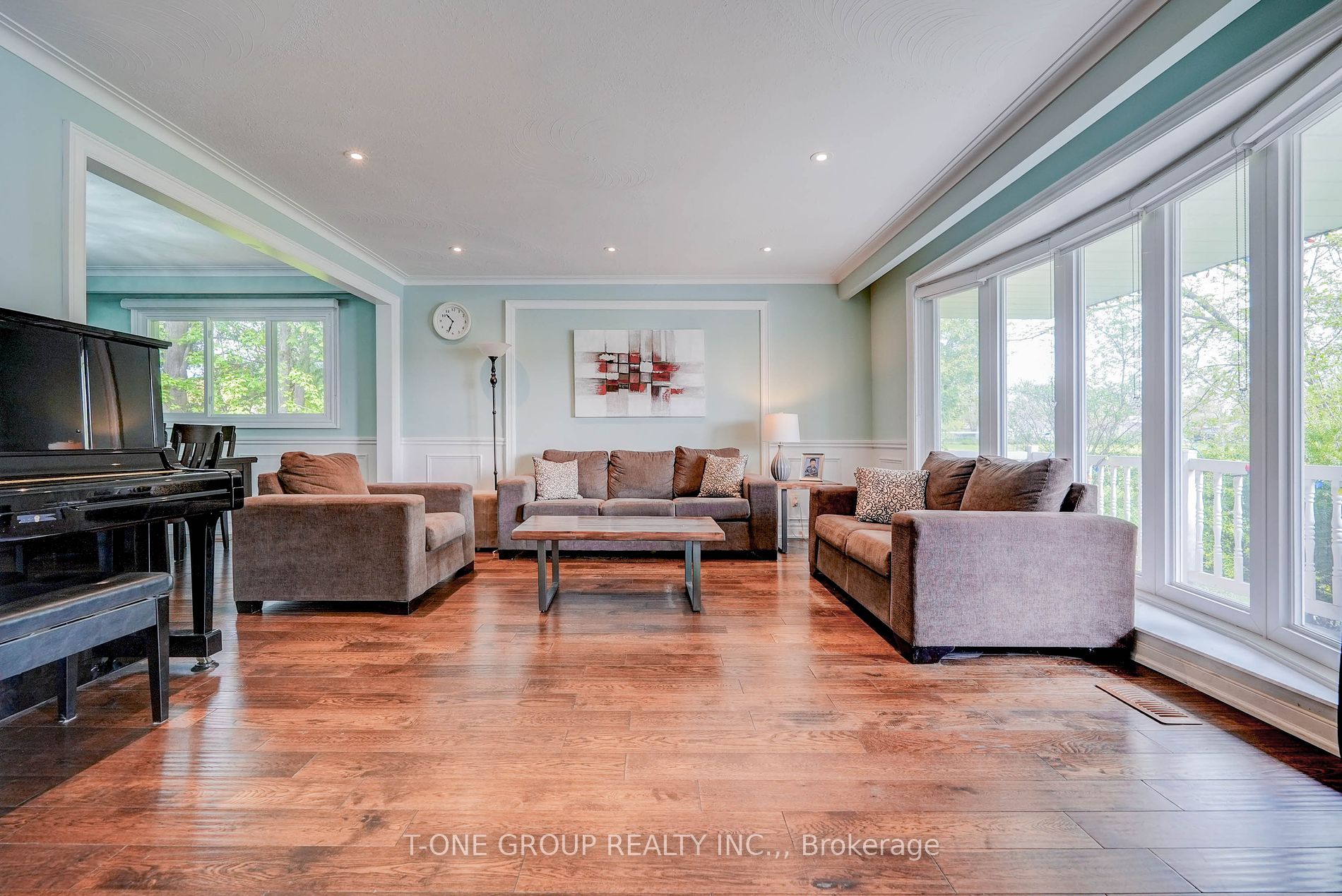 25 Greenyards Drive