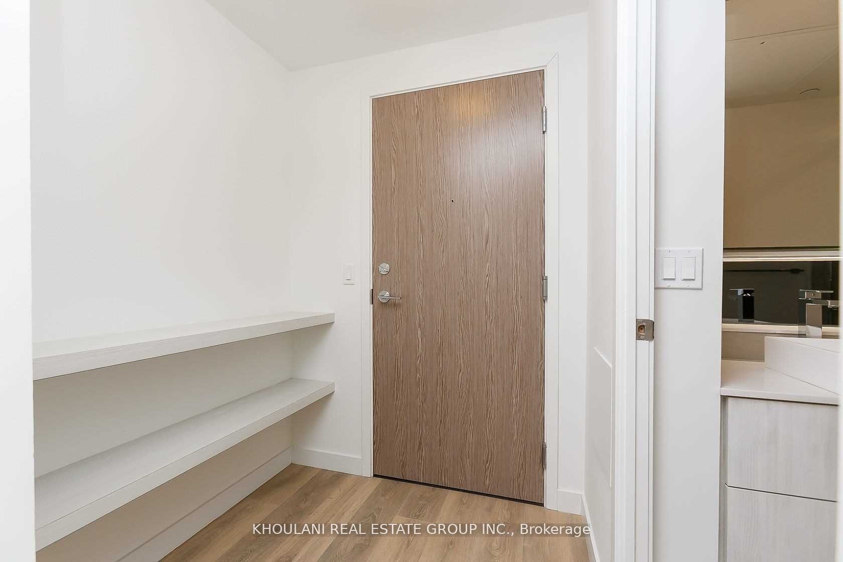 215 Queen St, #2310