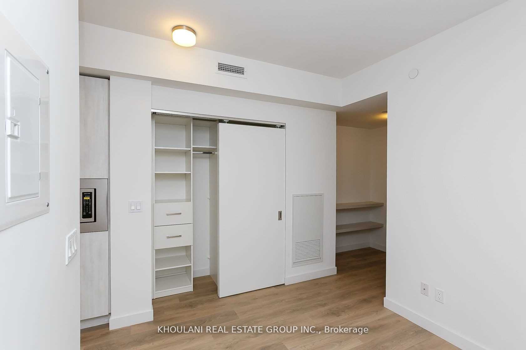 215 Queen St, #2310