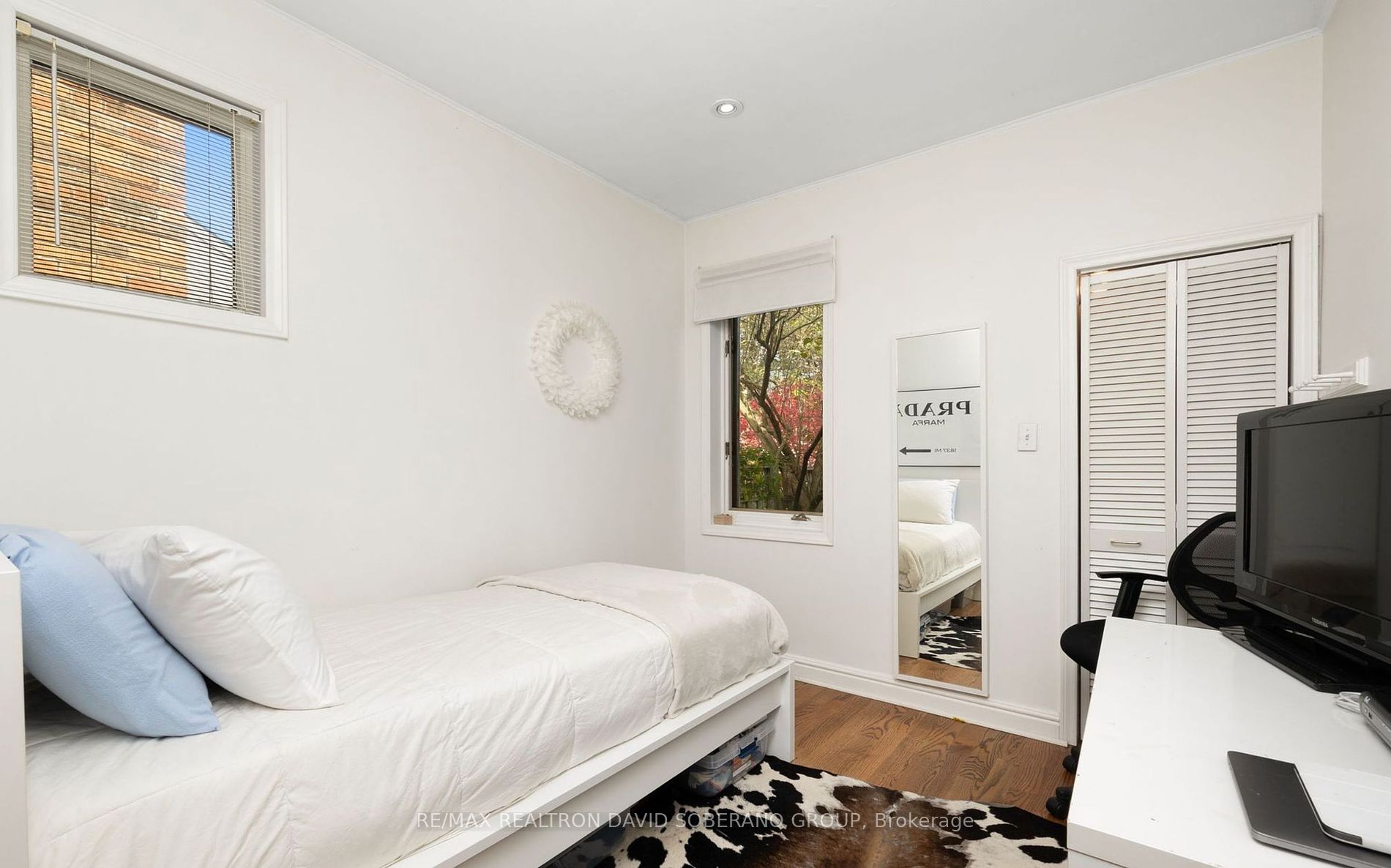 144 Lawrence Ave W