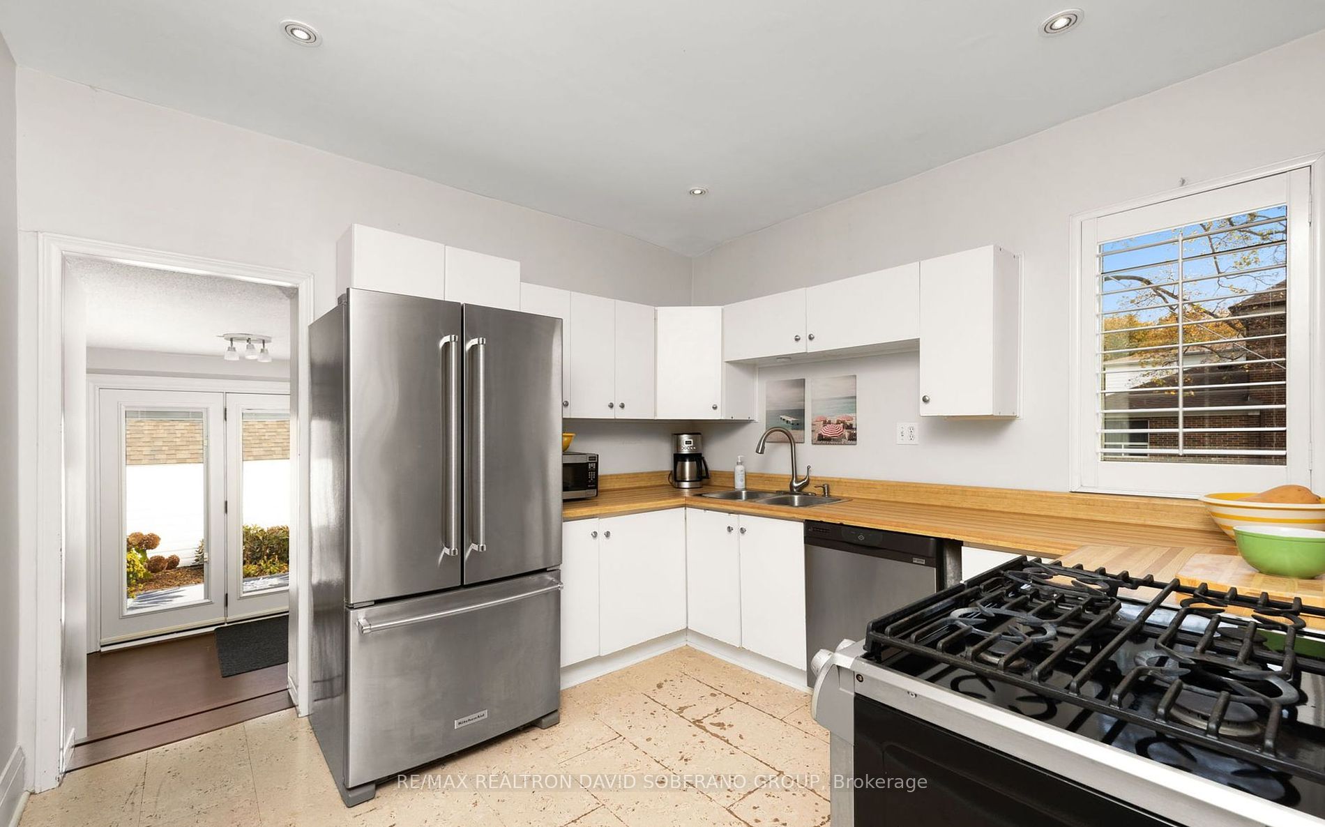 144 Lawrence Ave W
