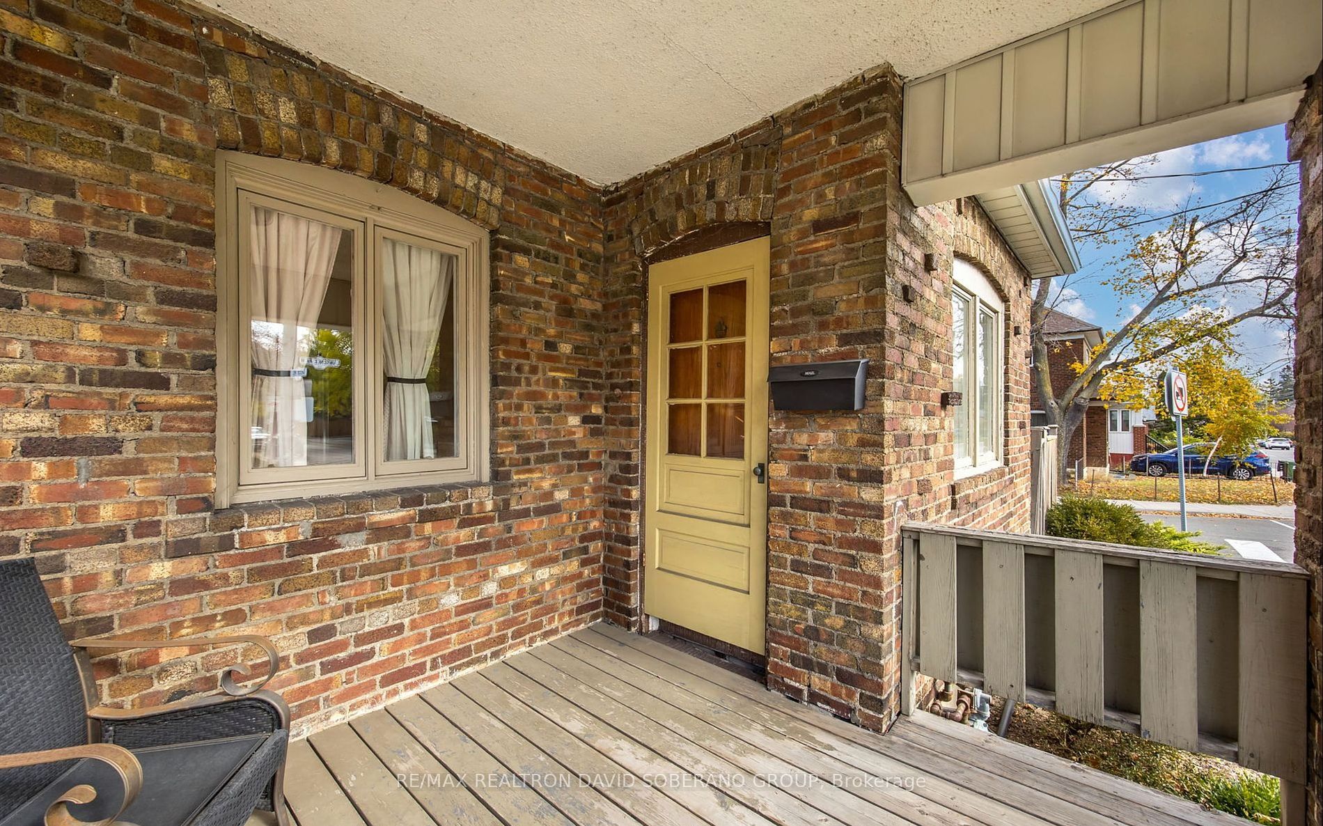 144 Lawrence Ave W