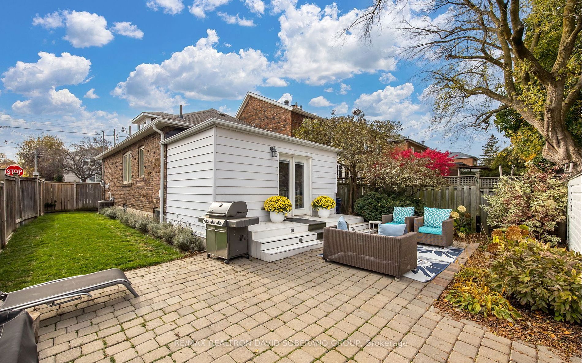 144 Lawrence Ave W