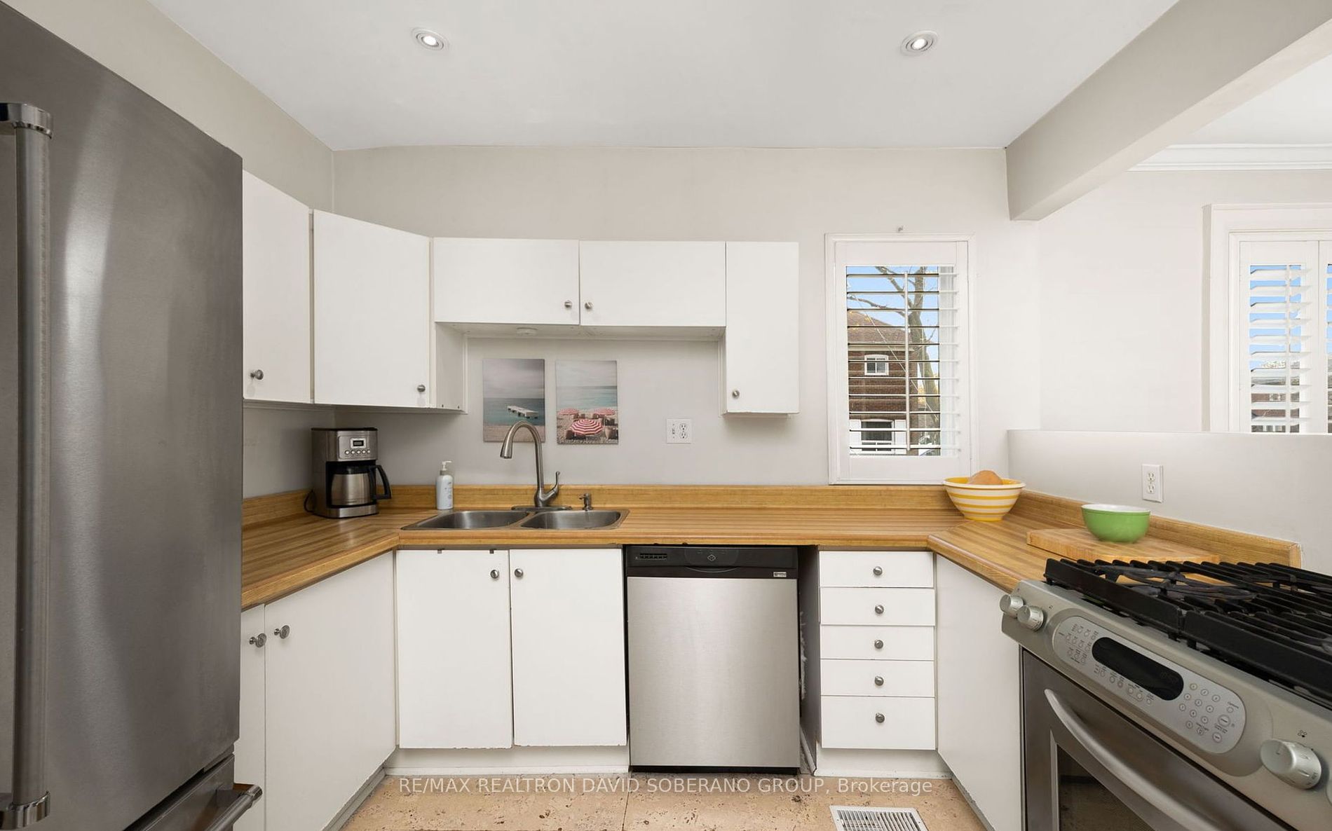 144 Lawrence Ave W