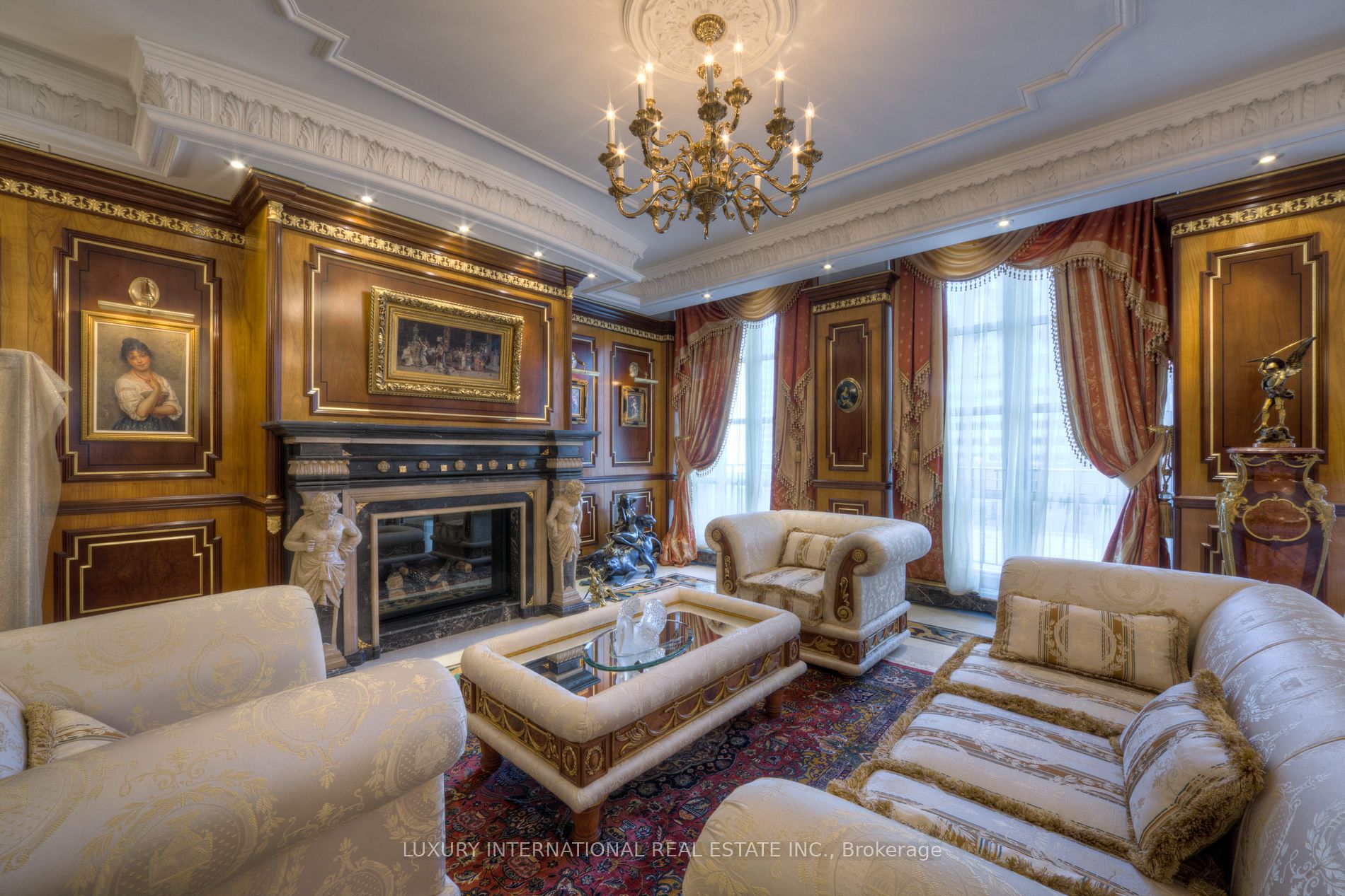 118 Yorkville Ave, #703