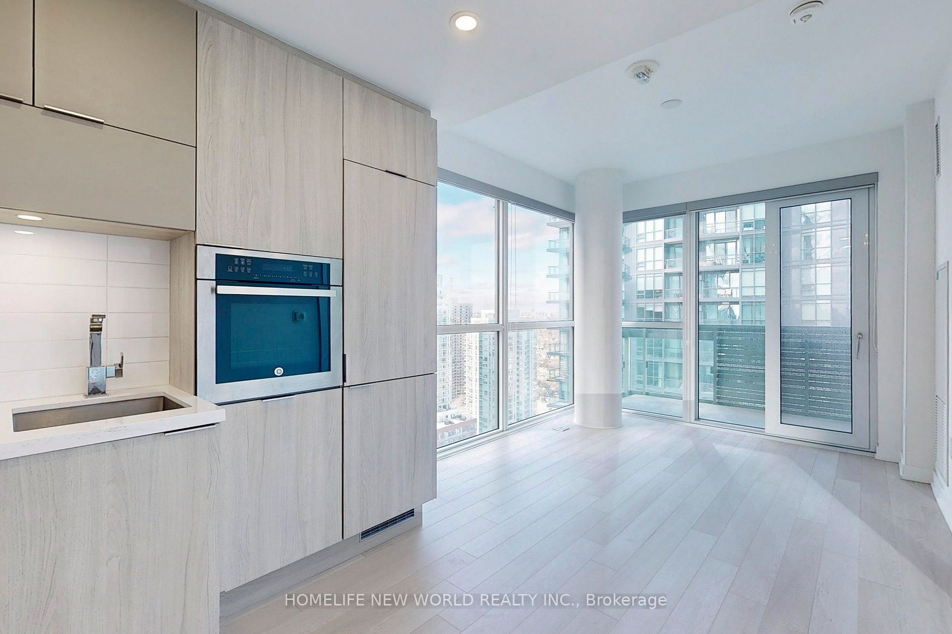 39 Roehampton Avenue, #2708