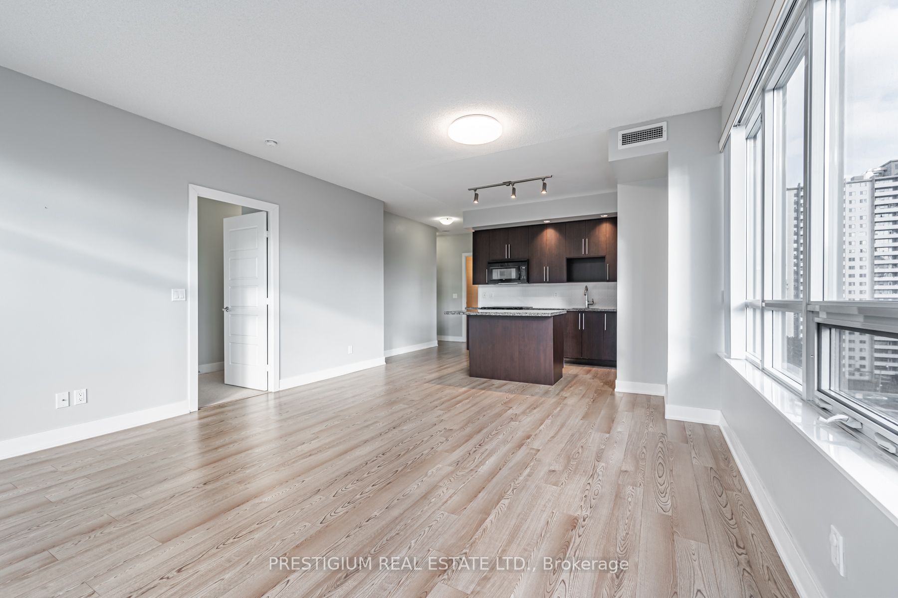 28 Linden St, #806