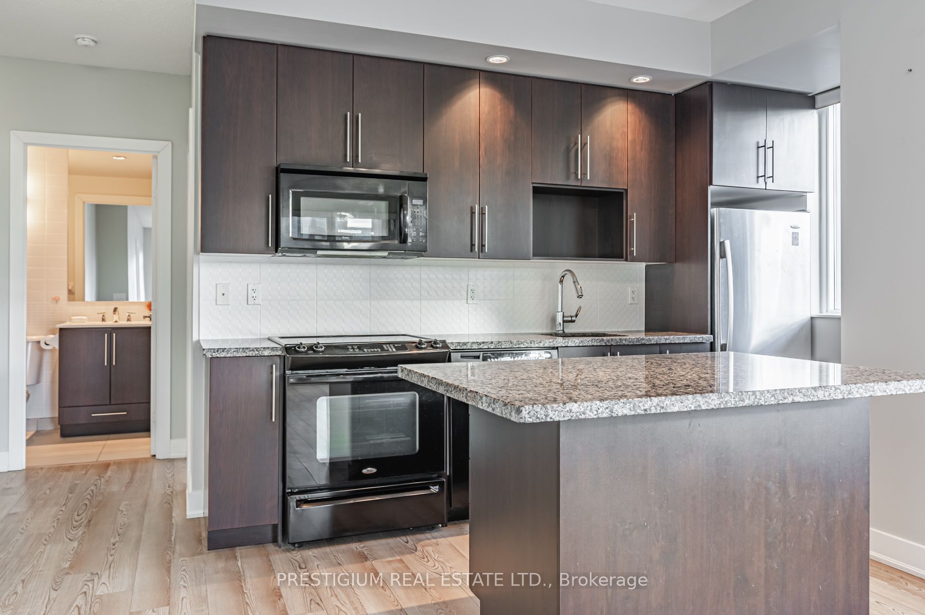 28 Linden St, #806