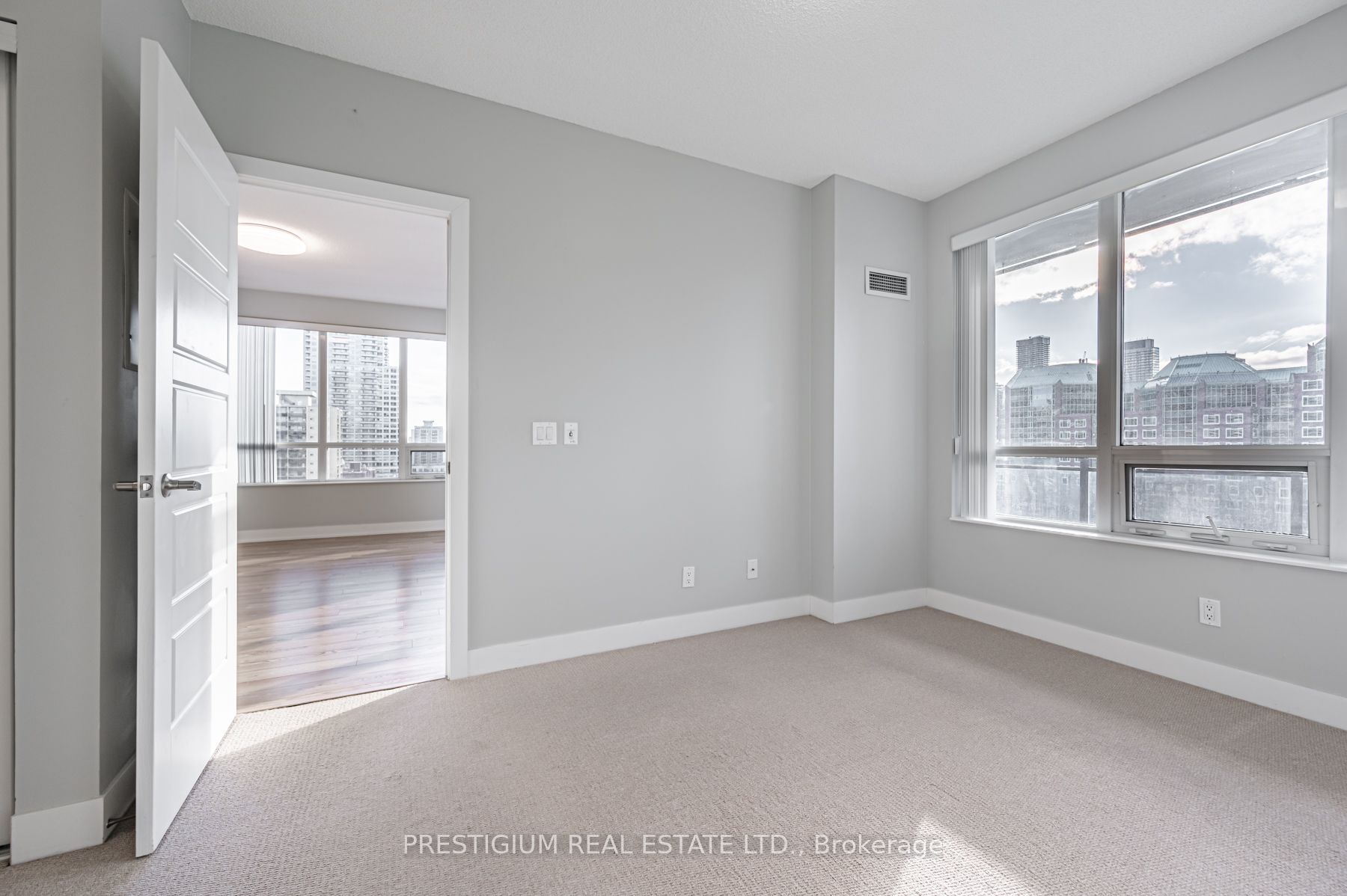 28 Linden St, #806