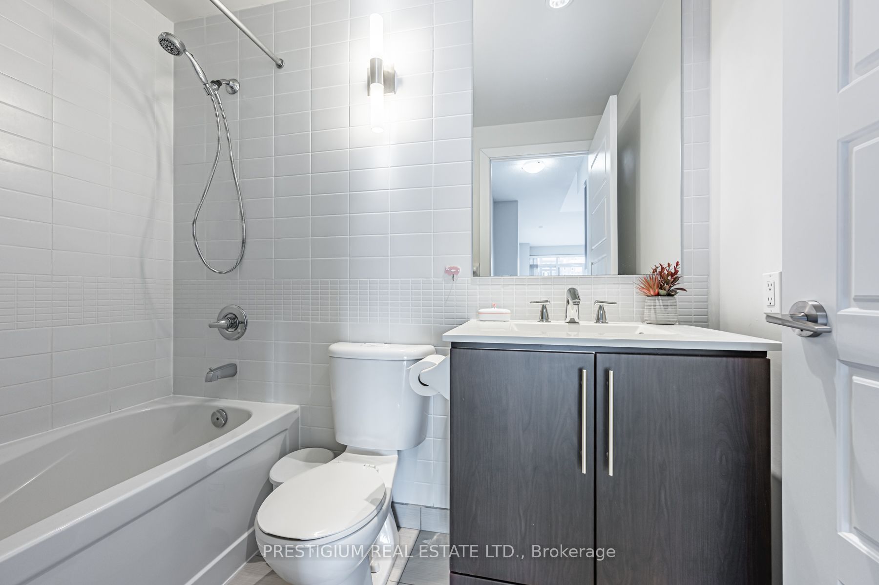 28 Linden St, #806