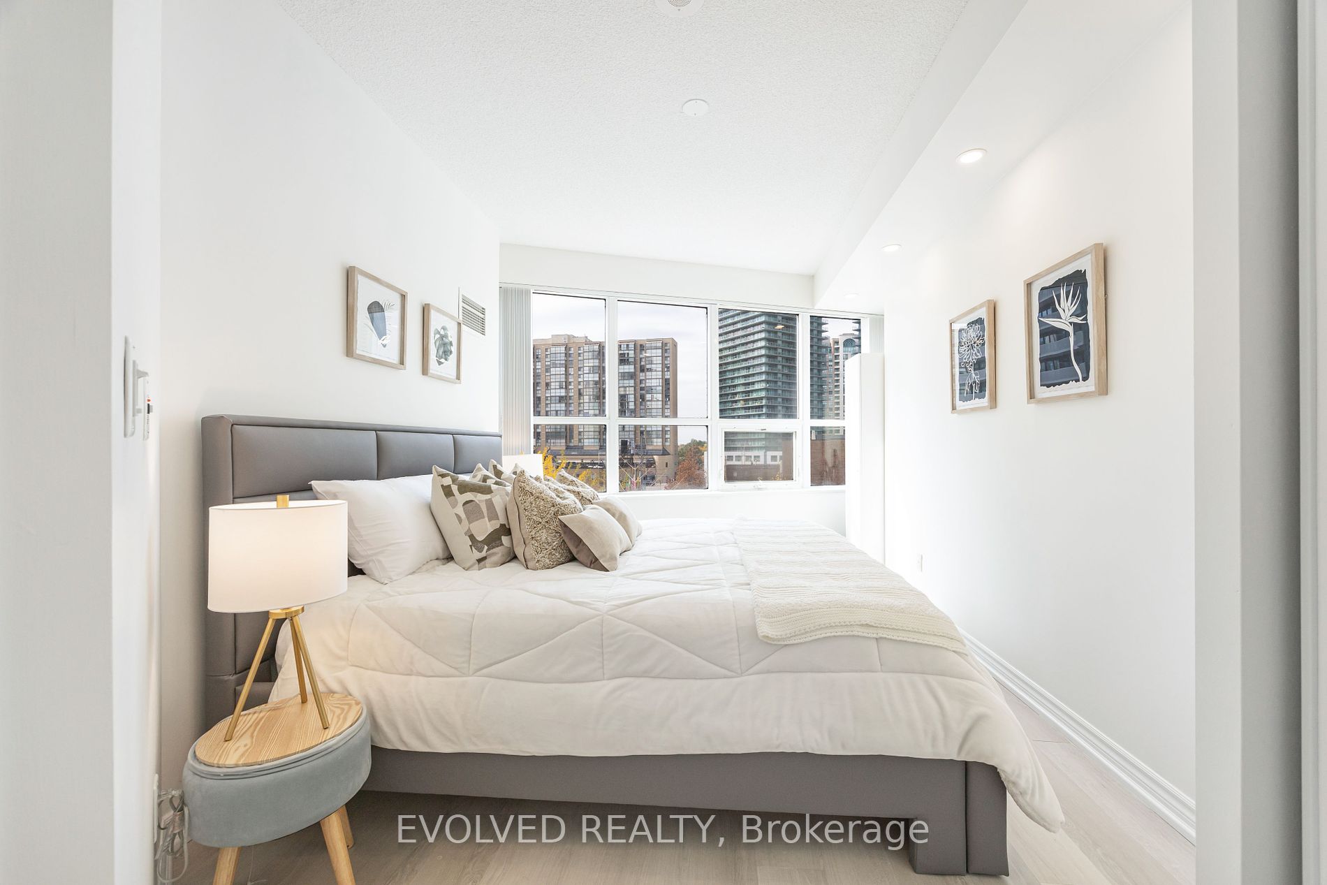 18 Holmes Avenue, #305