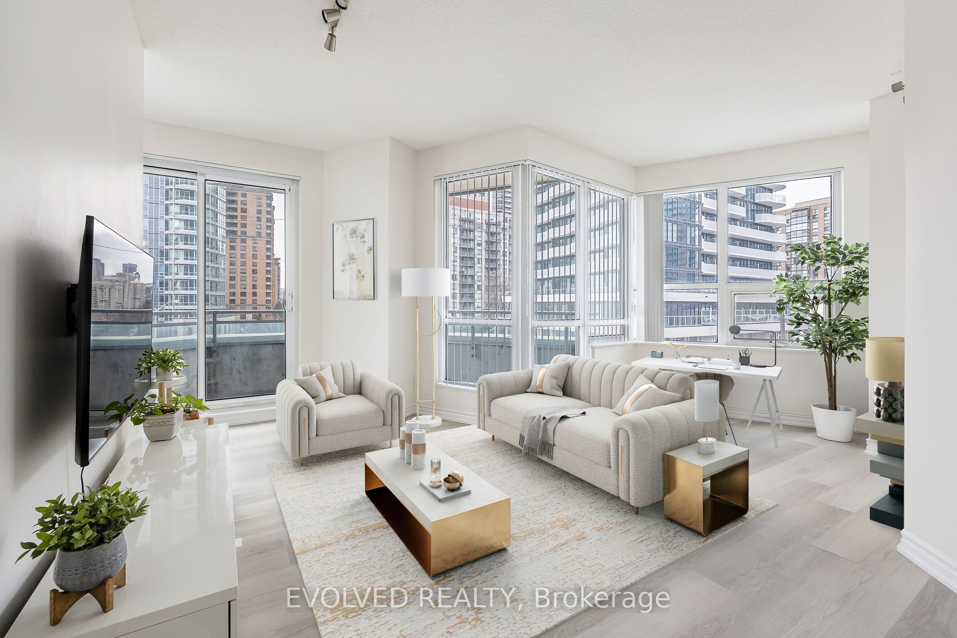 18 Holmes Avenue, #305