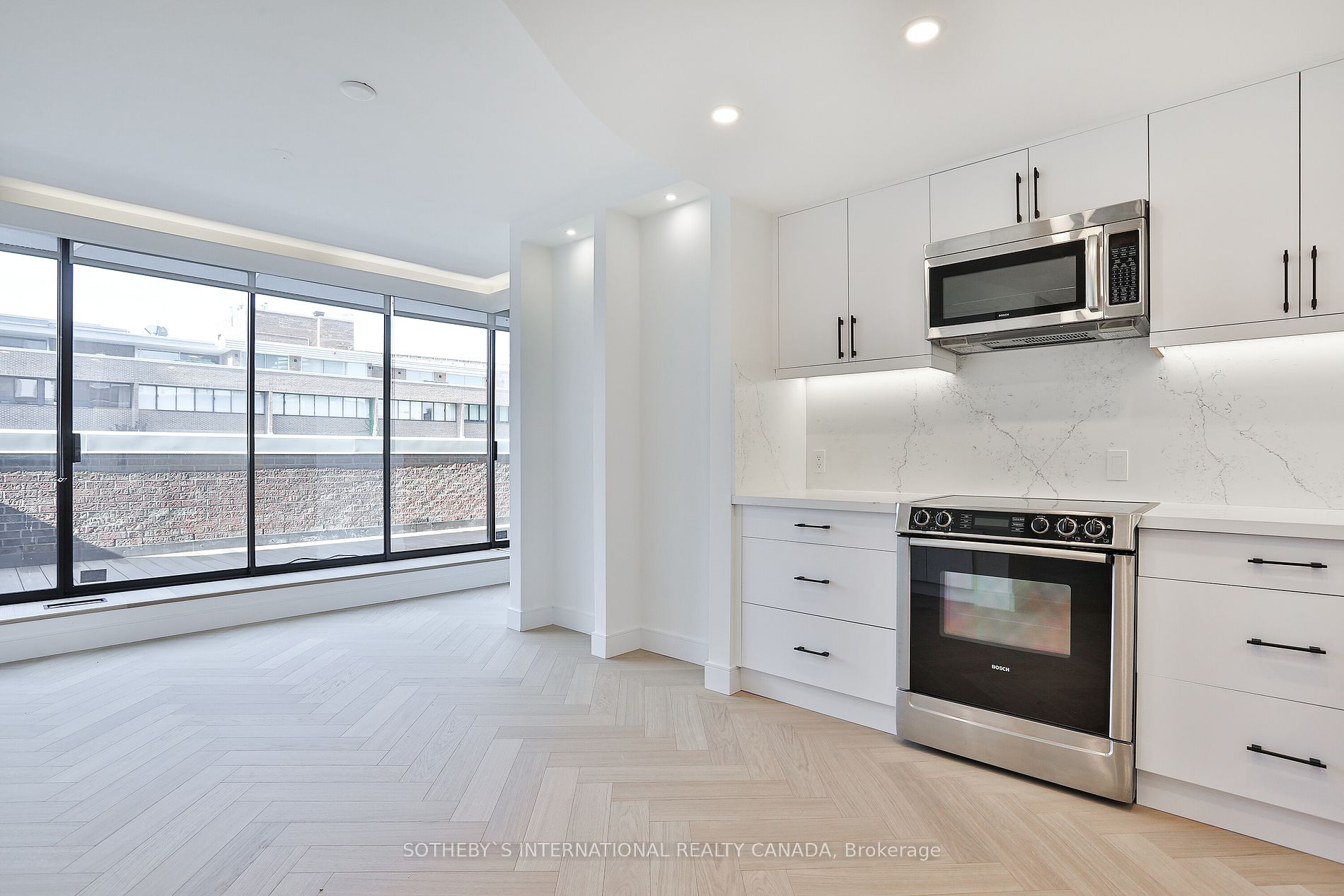 18A Hazelton Ave, #602