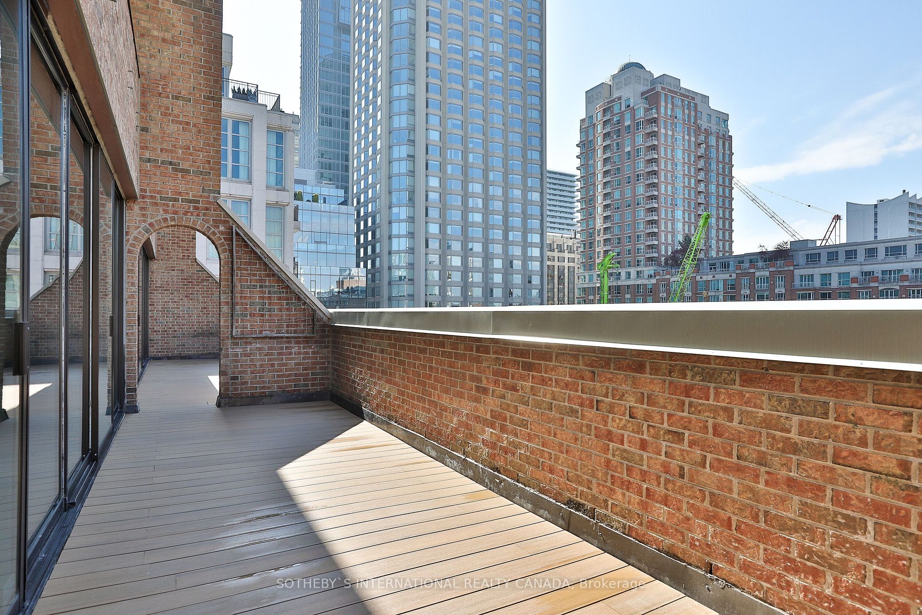 18A Hazelton Ave, #602